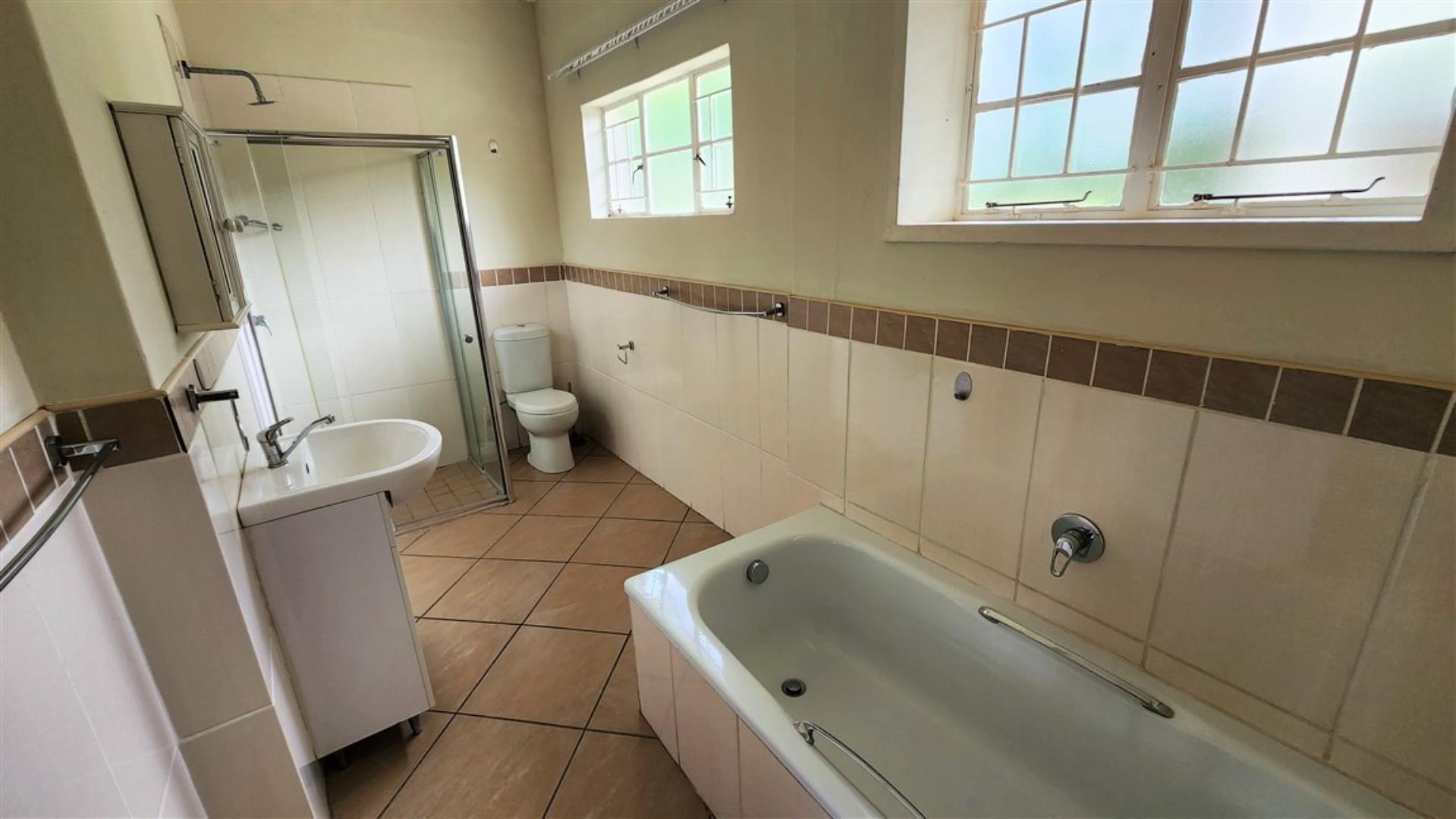 711662_Second_bathroom.jpg