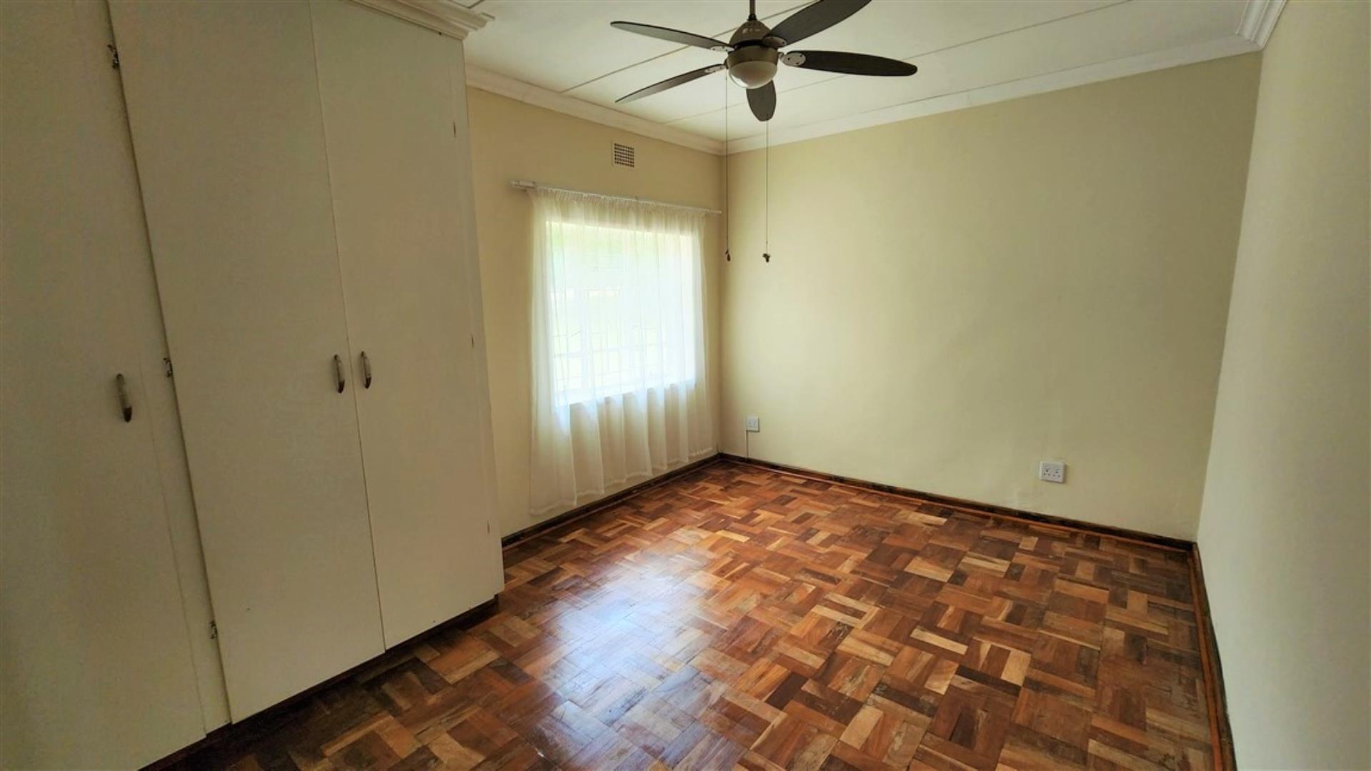 711662_Thrird_bedroom.jpg