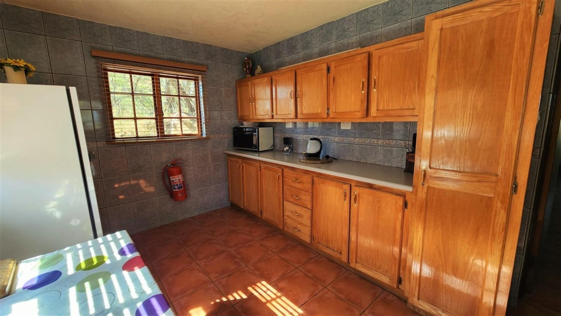 712310_H2_Kitchen_.jpg