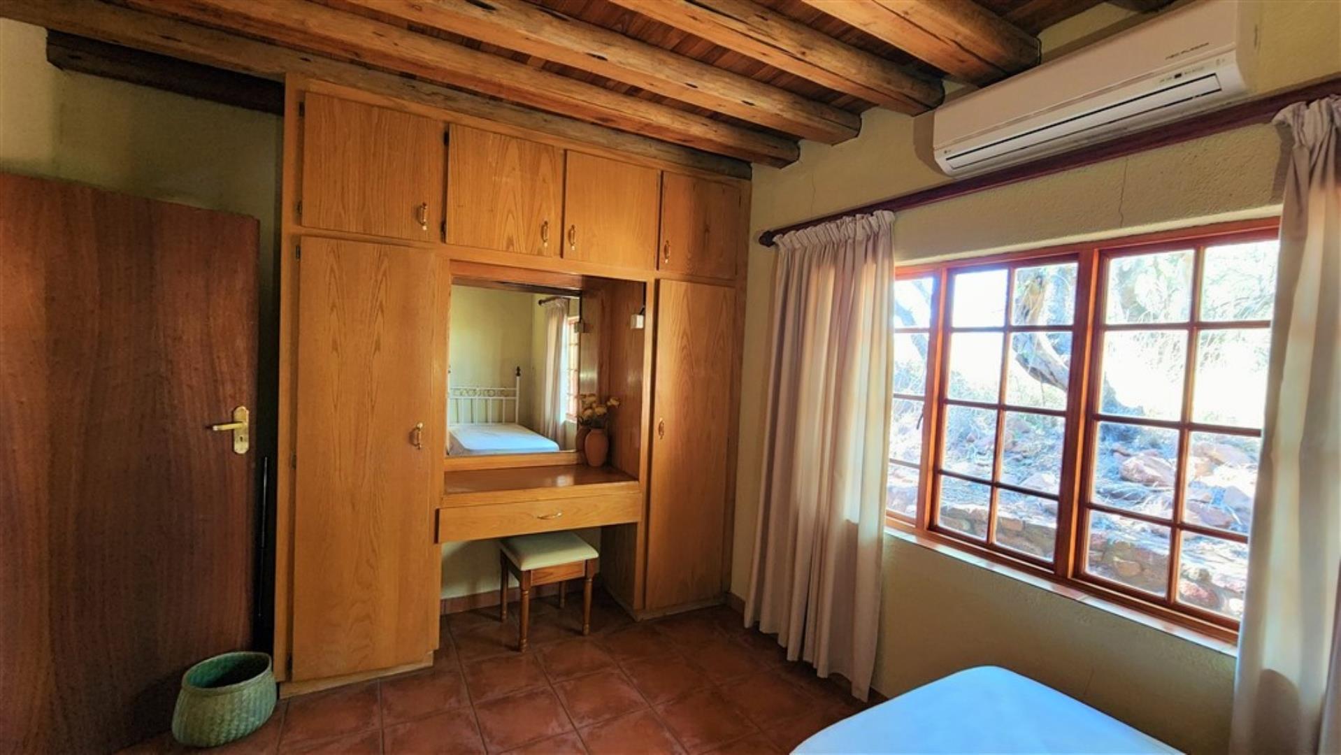712310_H2_Main_room.jpg