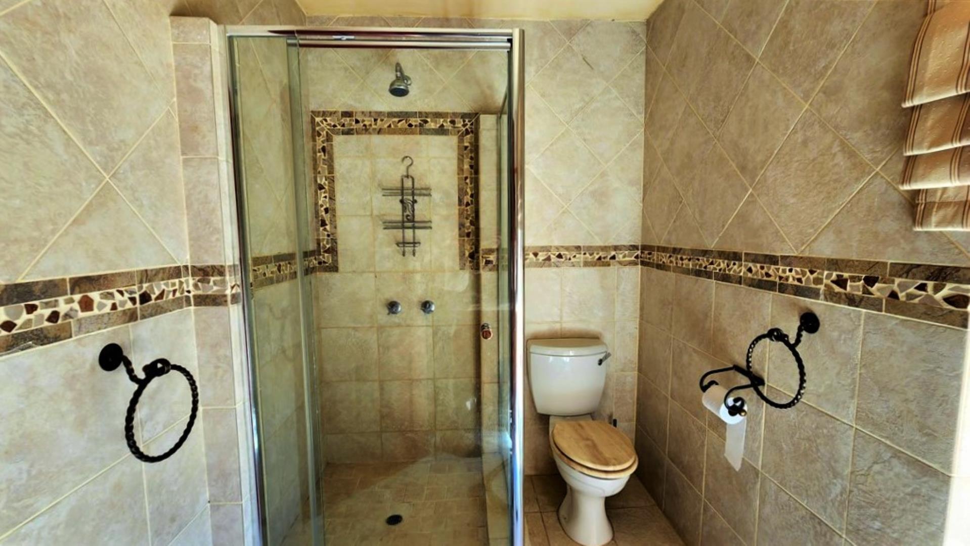 712310_H3_Bathroom_2b.jpg