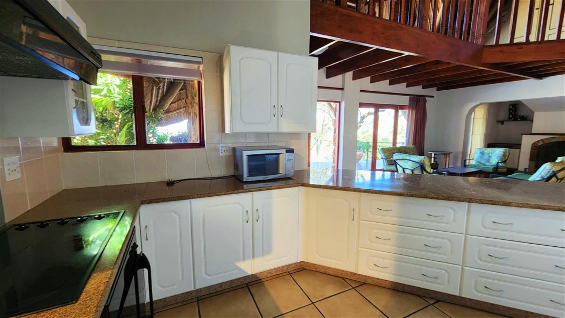 712310_H3_Kitchen_a.jpg