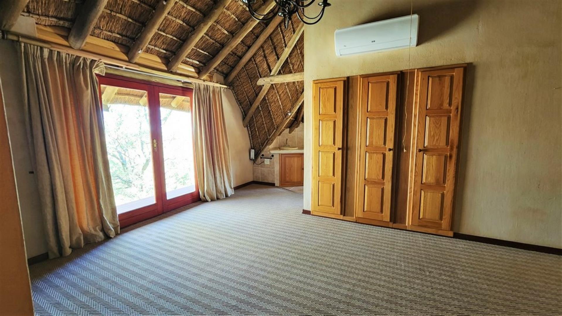 712310_H3_Loft_Guest_Room.jpg