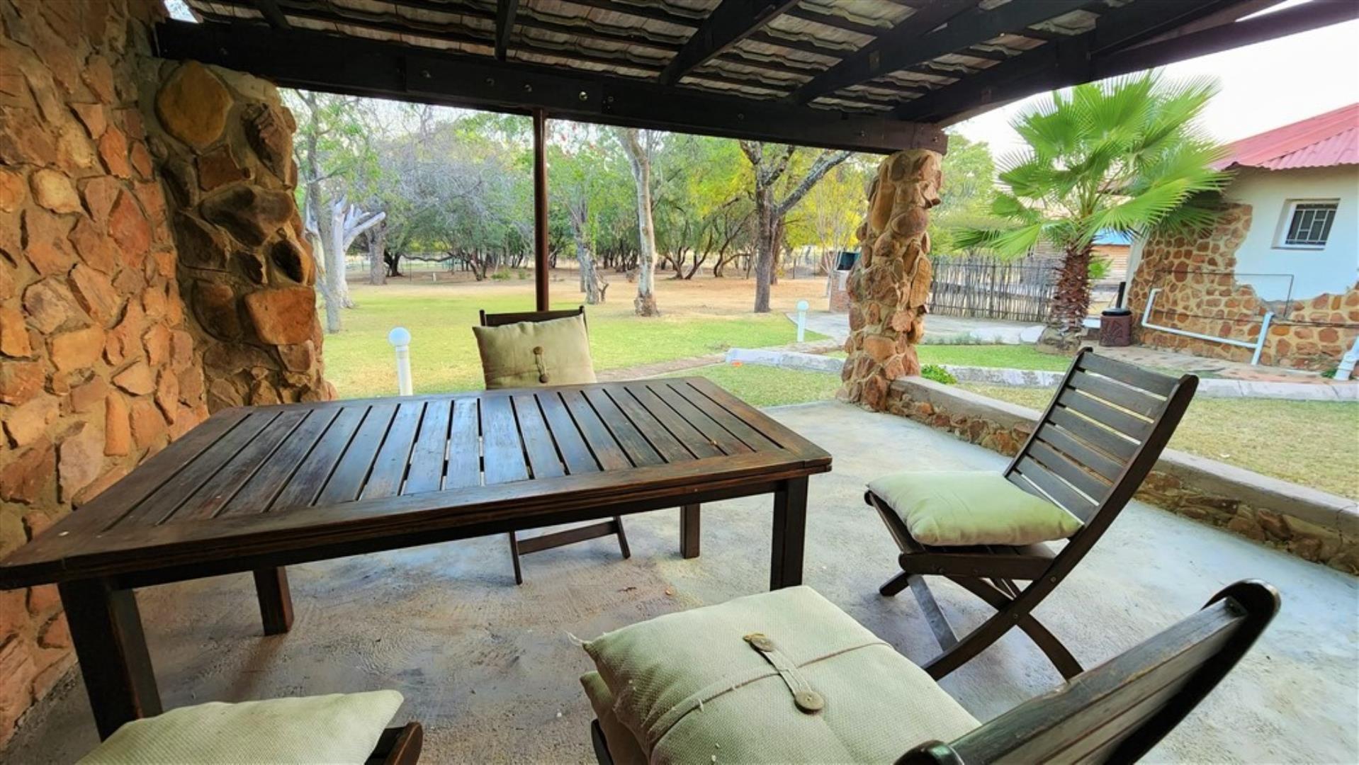 715586_Chalet_Varanda.jpg