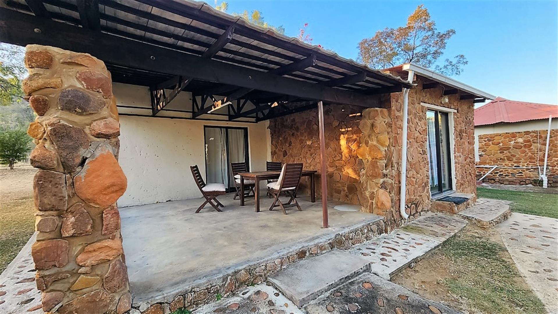 715586_Chalet_patio_1.jpg