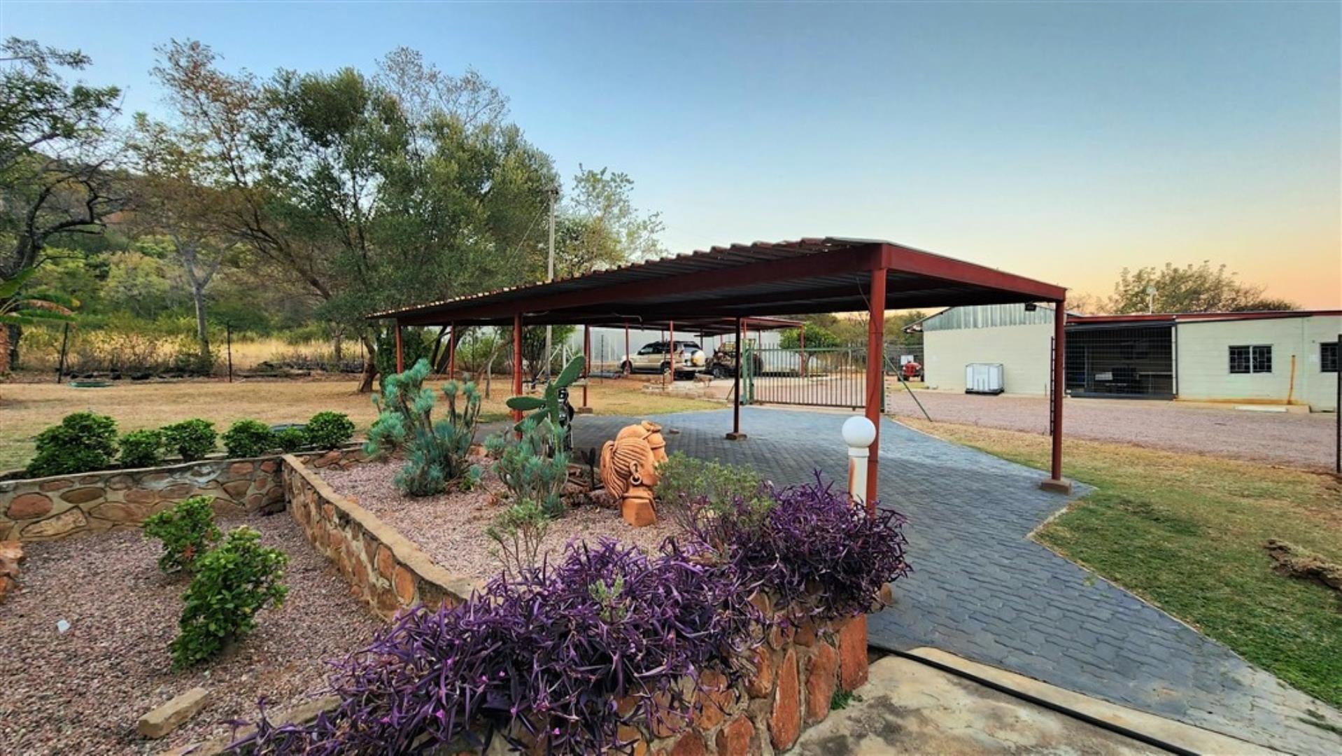 715586_Entrance_to_Yard.jpg