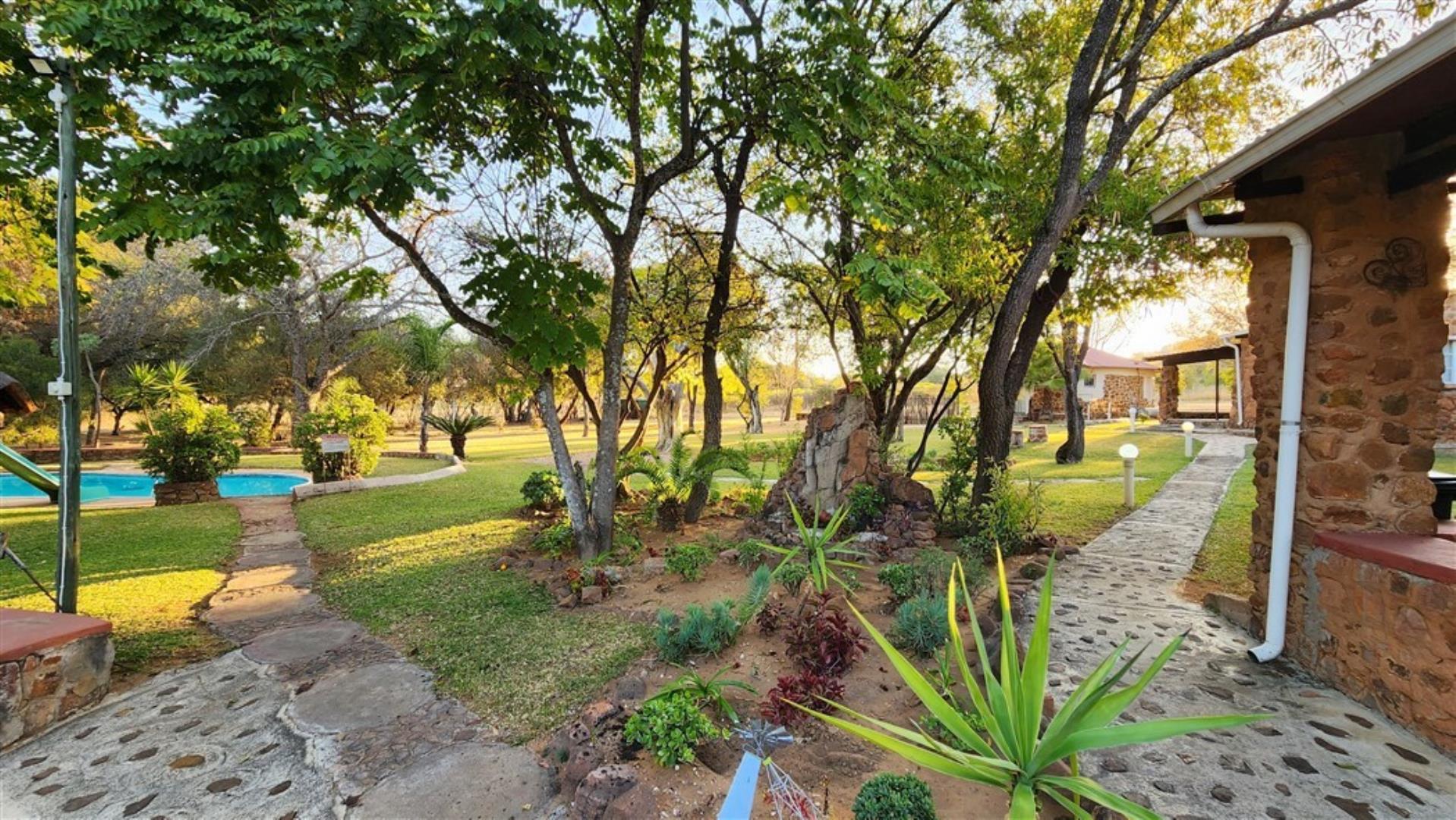 715586_Garden_1.jpg