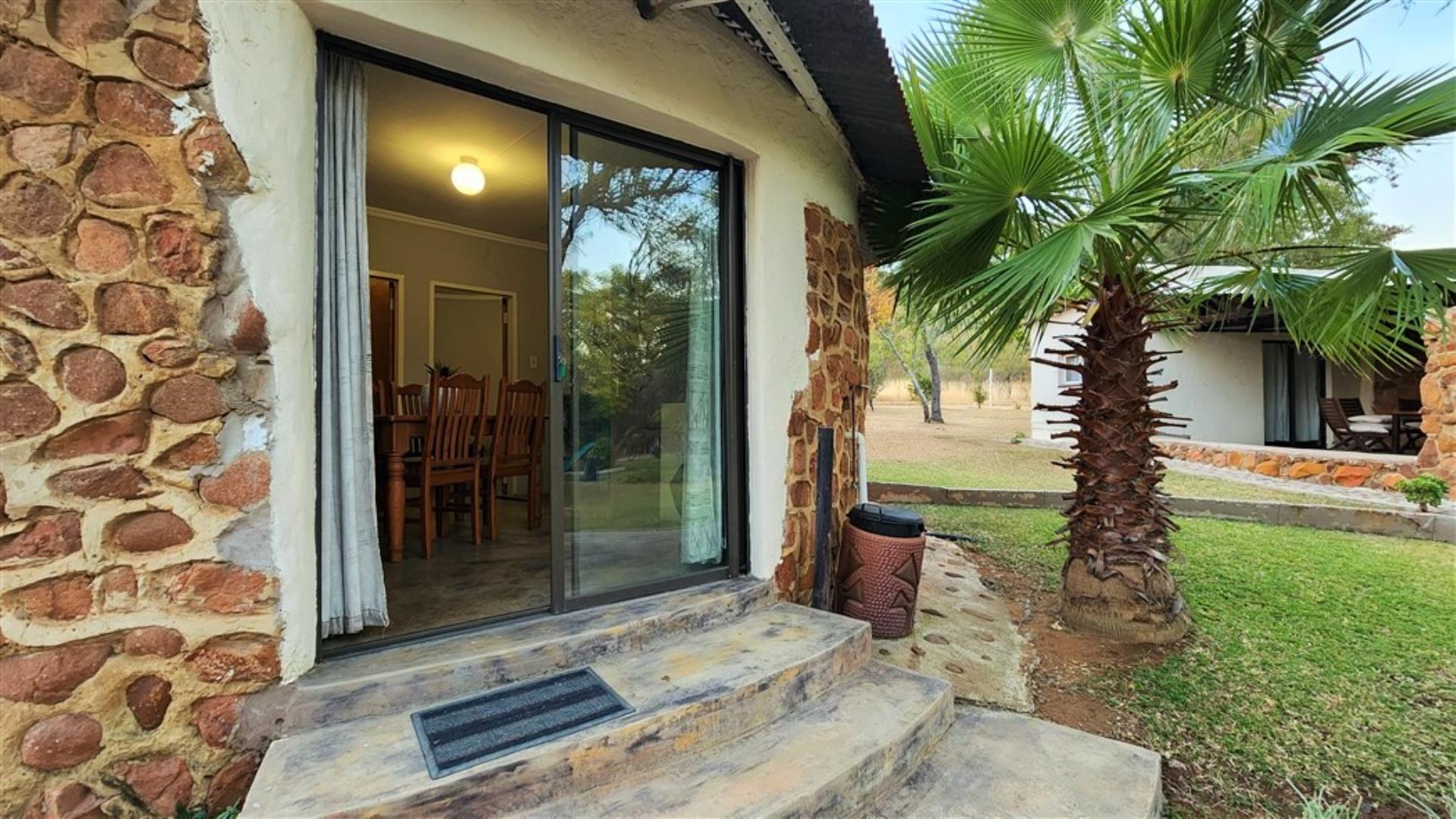 715586_Rondawel_inviting.jpg