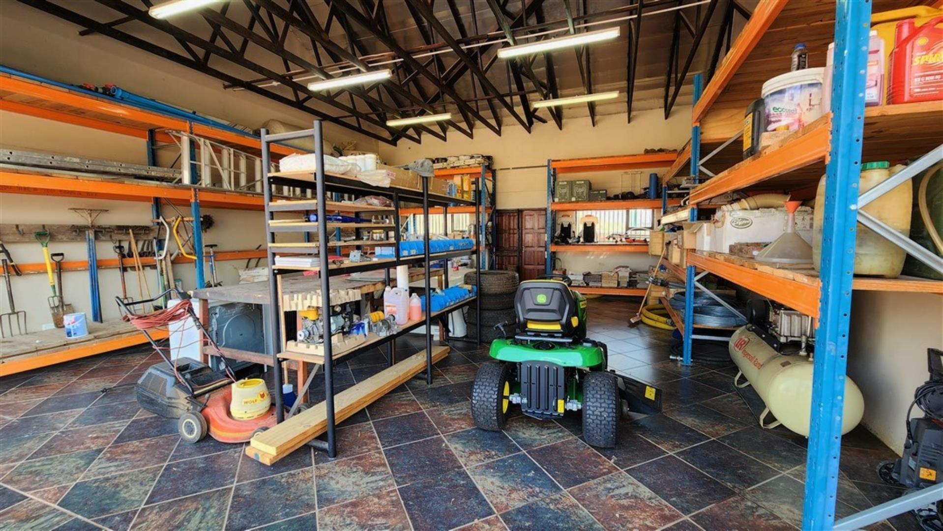 729229_Garden_Tool_Room.jpg
