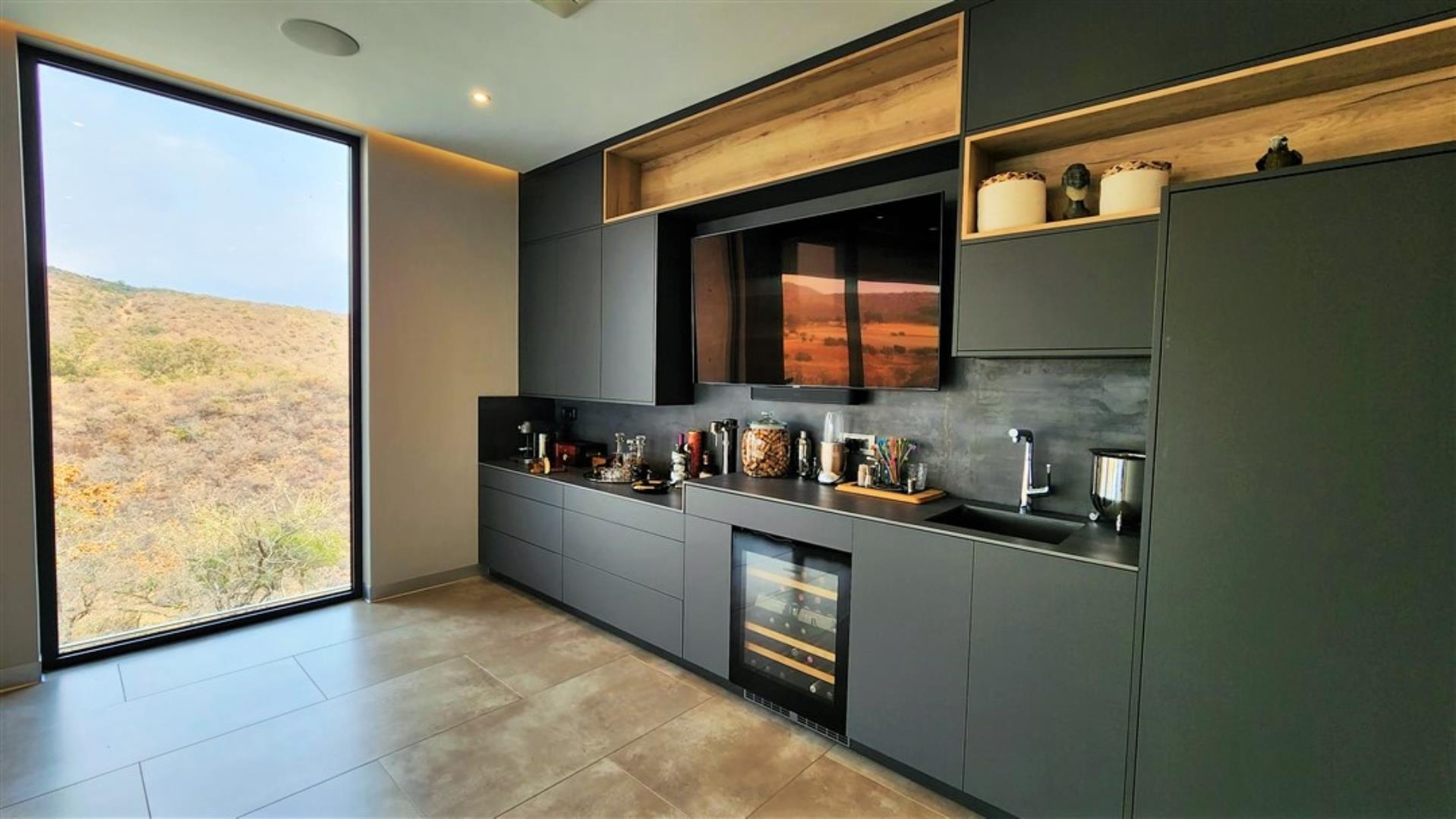 729229_Main_House_Bar_Area_2.jpg