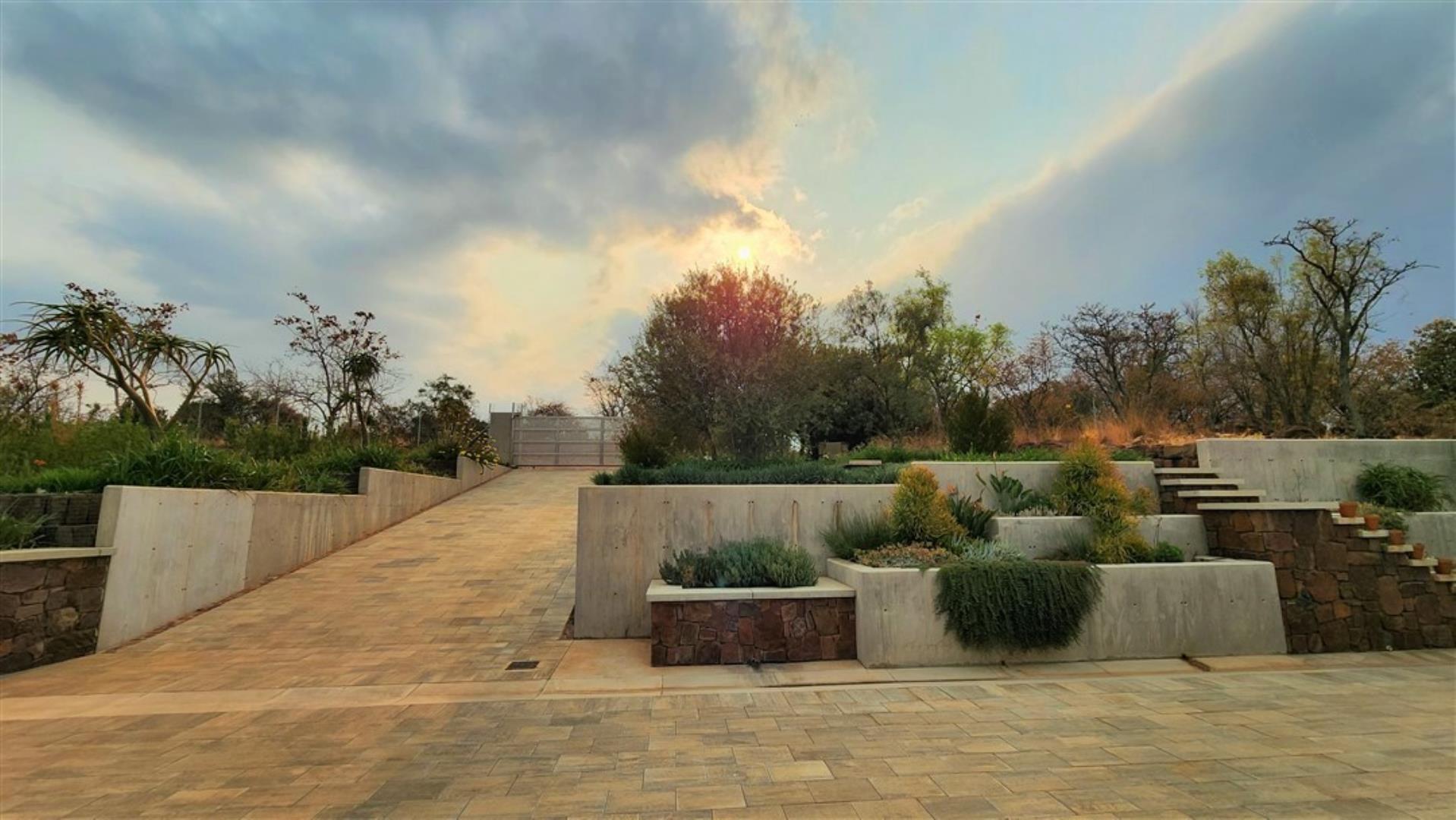 729229_Main_House_Entrance.jpg