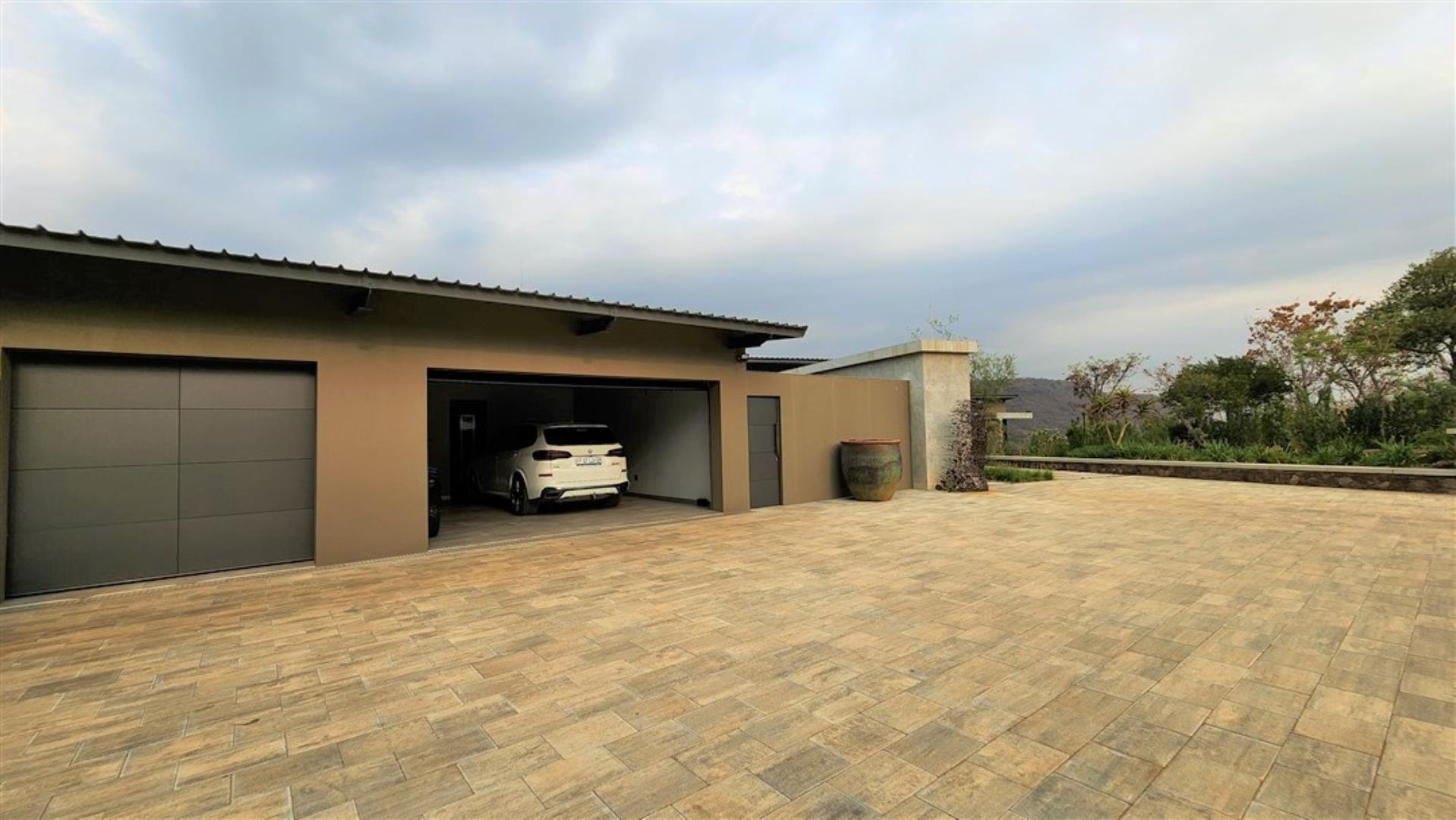 729229_Main_House_Garages.jpg