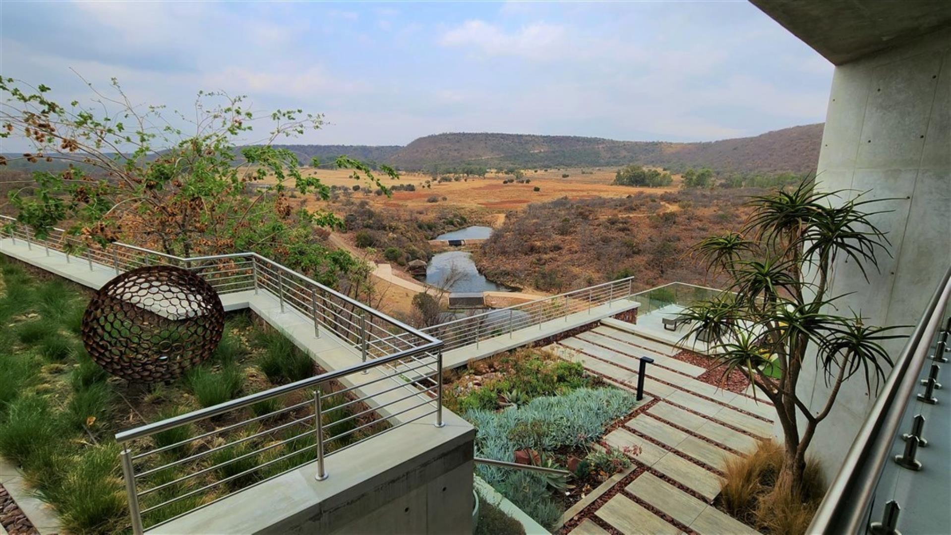 729229_Main_House_Garden_View.jpg