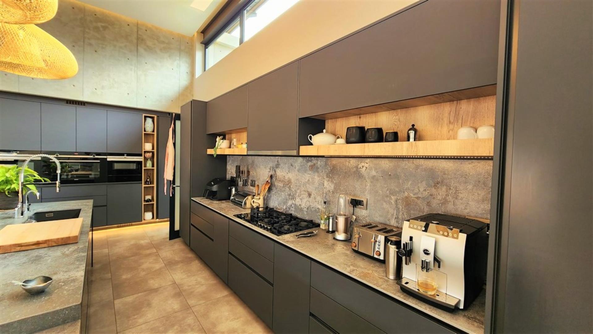 729229_Main_House_Kitchen_1.jpg