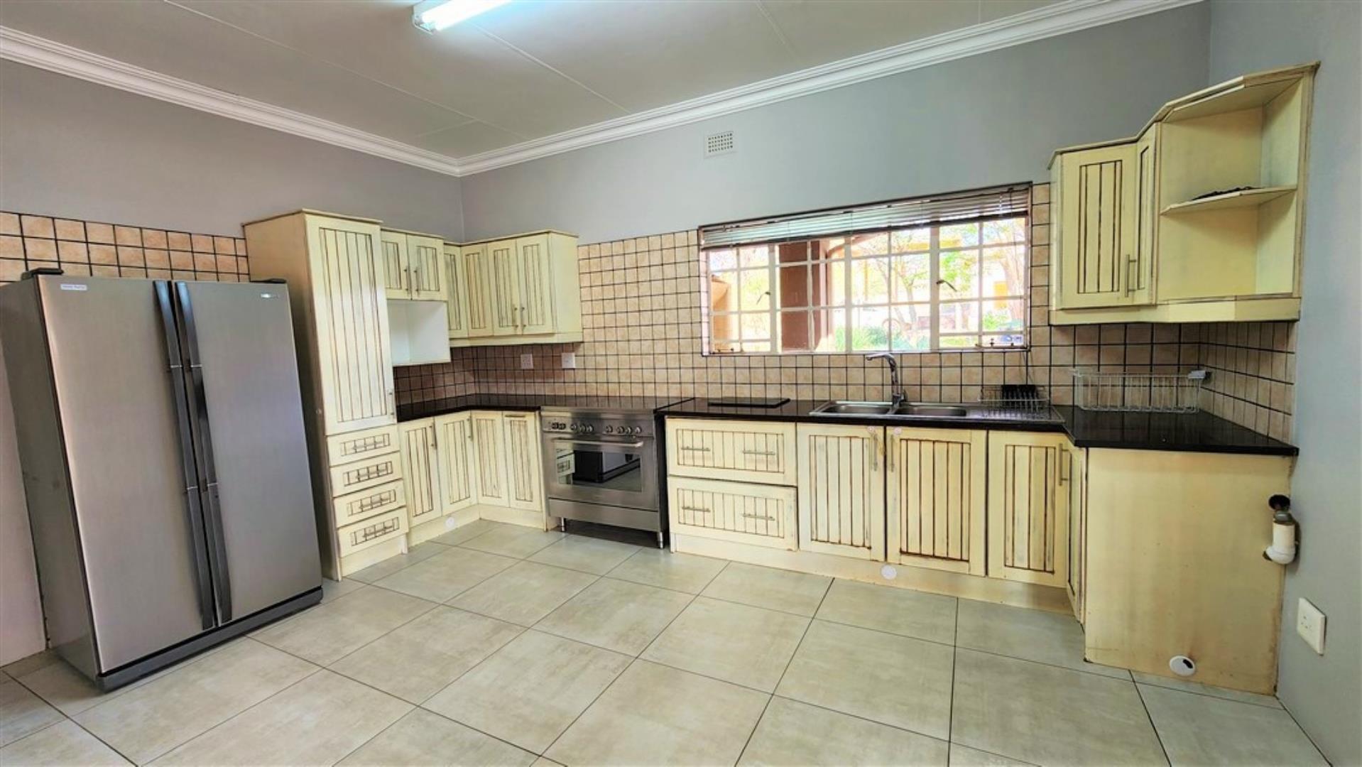 729229_Managers_Kitchen.jpg
