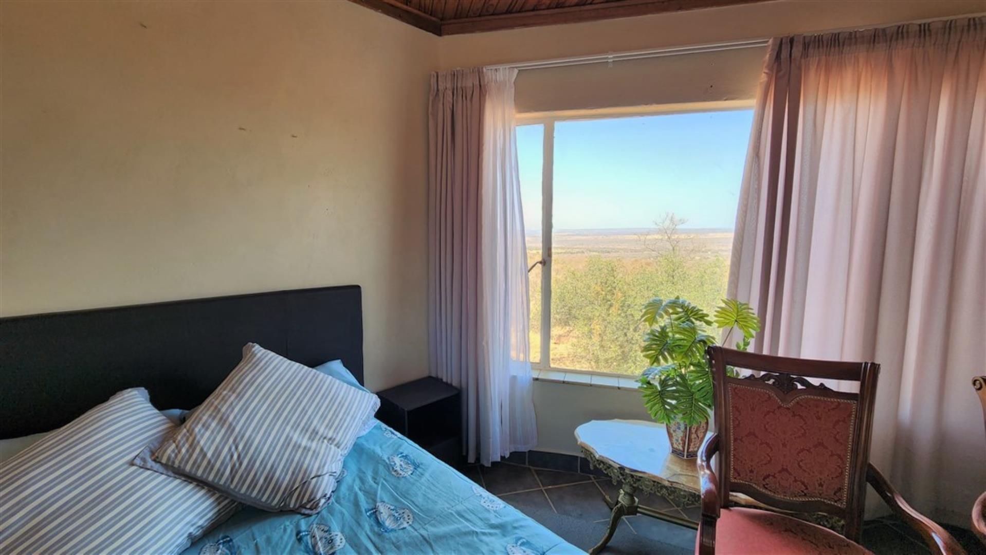 729529_Garden_Chalet_Bedroom.jpg