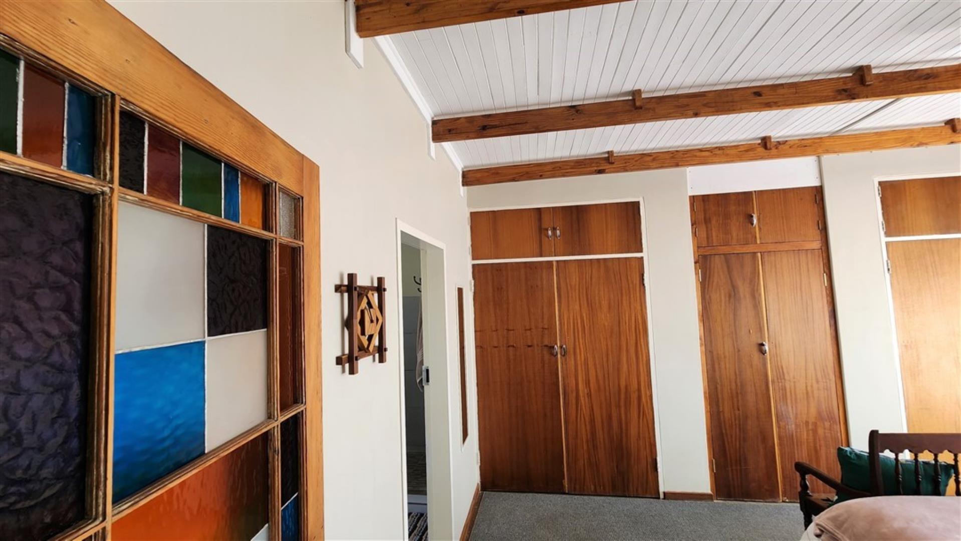 729529_Main_Bedroom_a.jpg