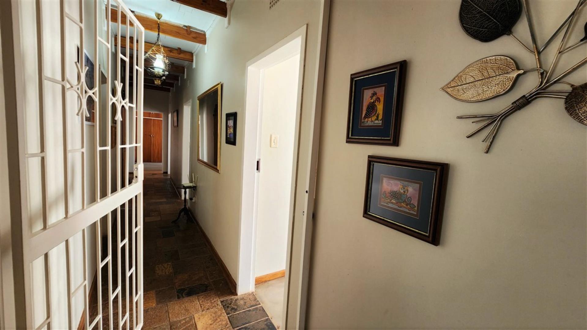 729529_Security_Door_Passage.jpg