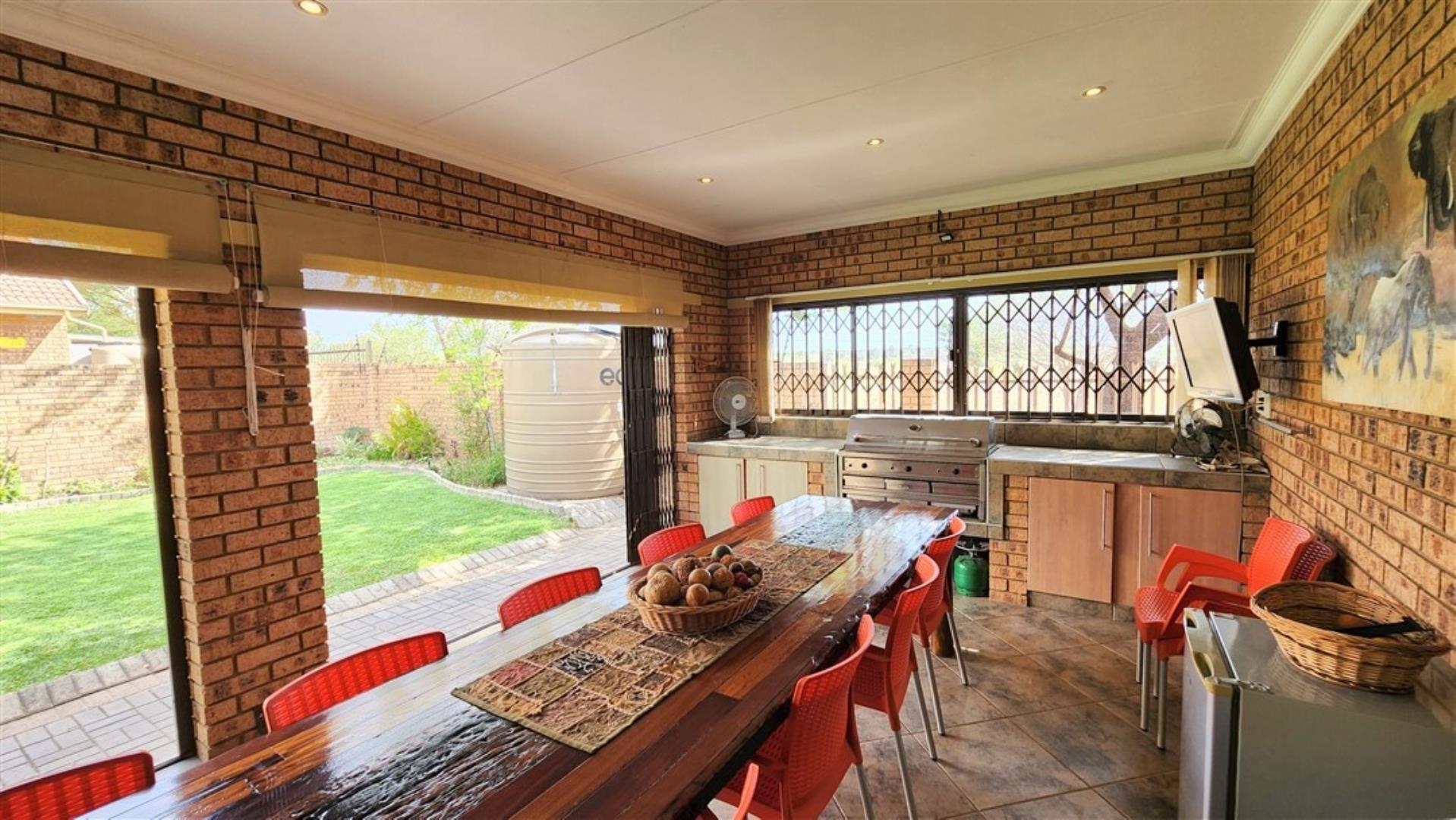 730015_Braai_Room_a.jpg