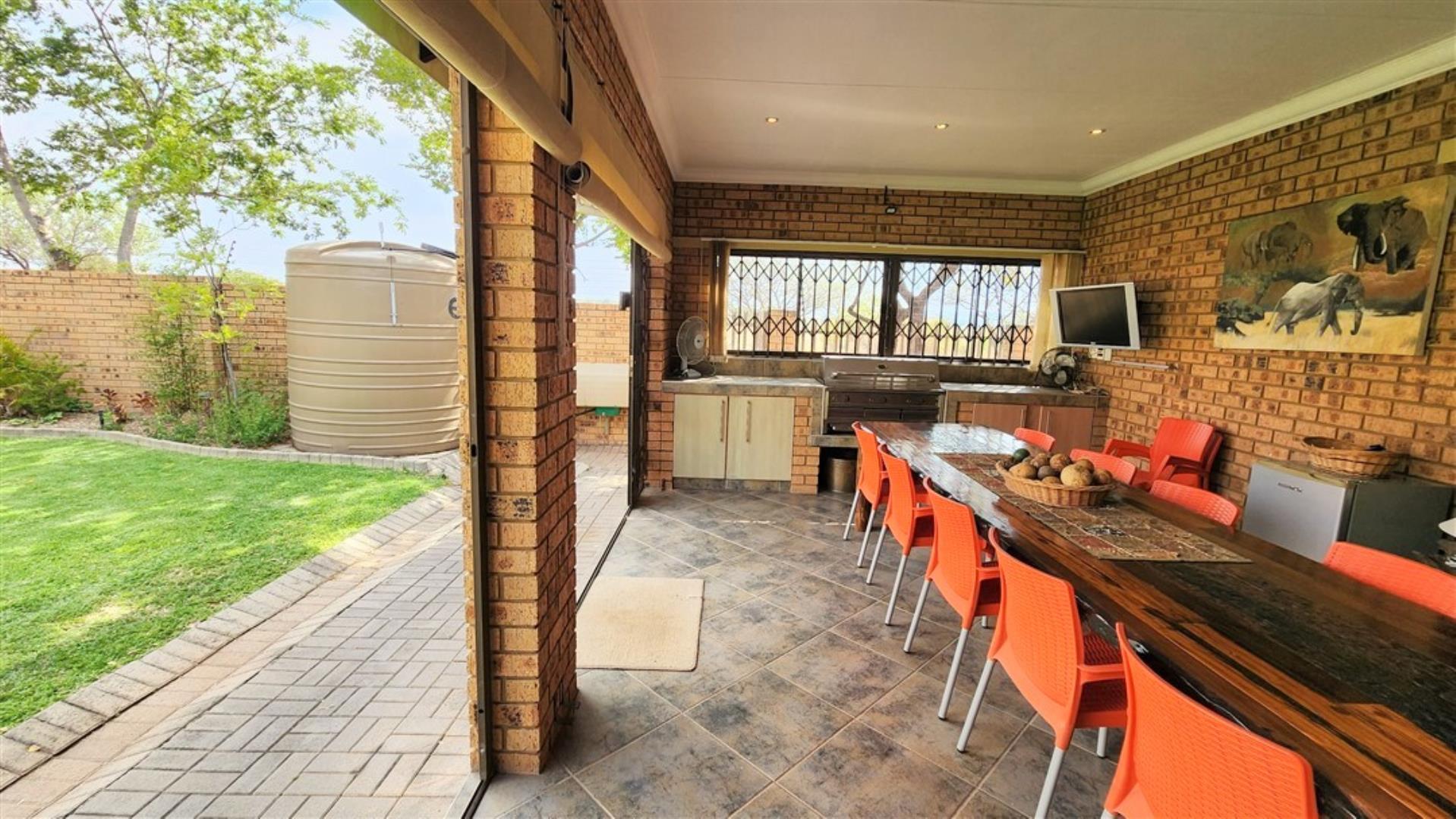 730015_Braai_Room_c.jpg