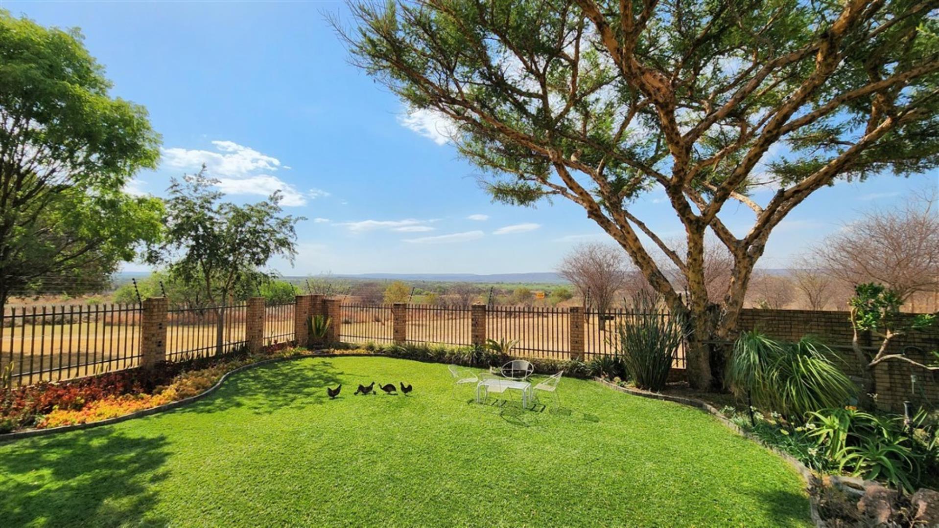 730015_Front_Garden_View_a.jpg