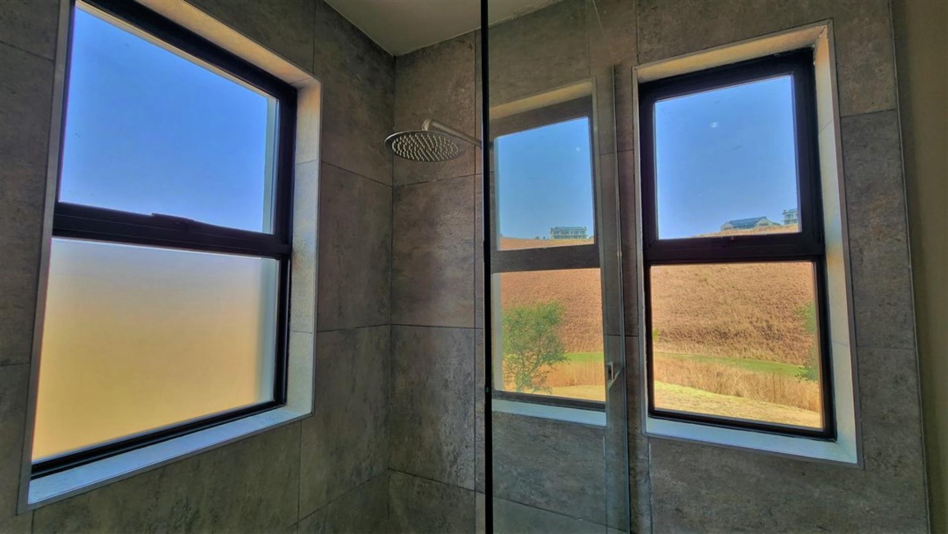 730902_Bathroom_2a.jpg