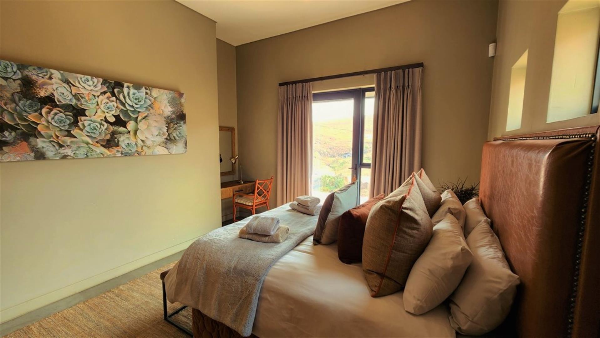 730902_Bedroom_2a.jpg