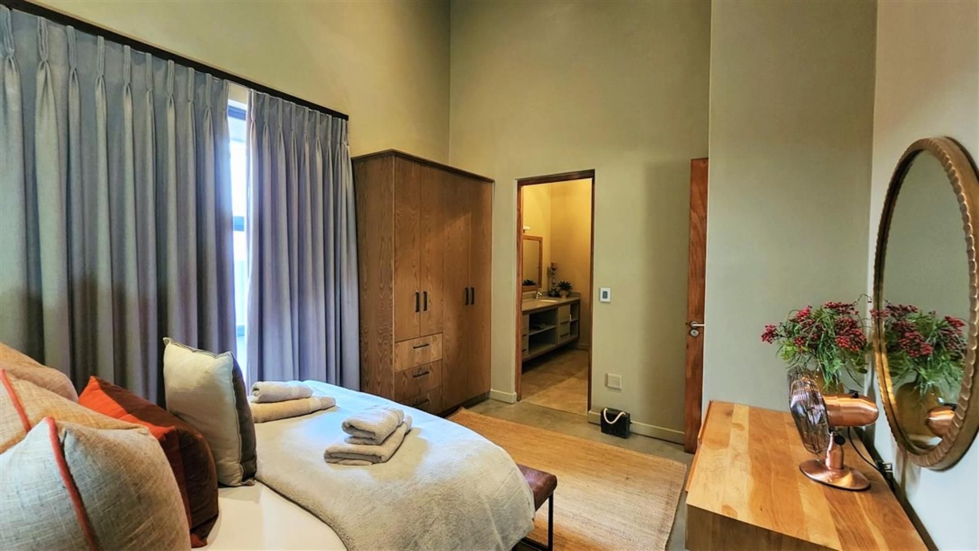 730902_Bedroom_4a.jpg