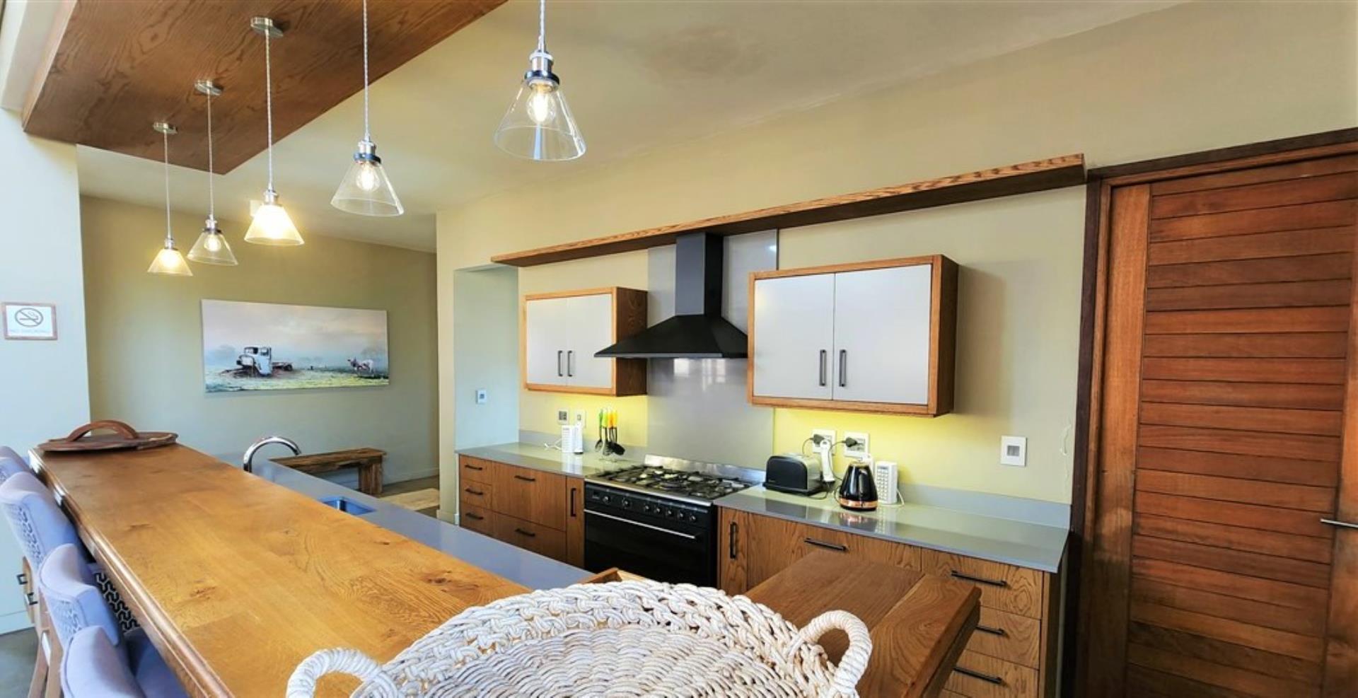 730902_Kitchen_1.jpg