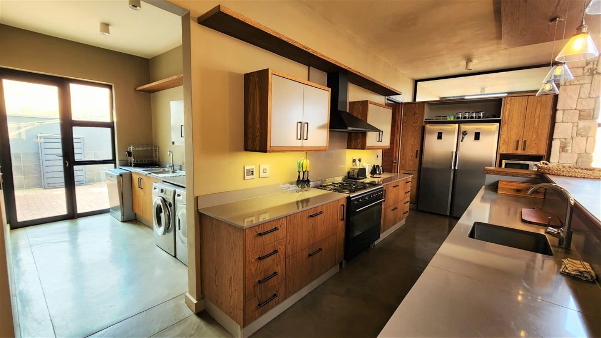 730902_Kitchen_Scullery.jpg