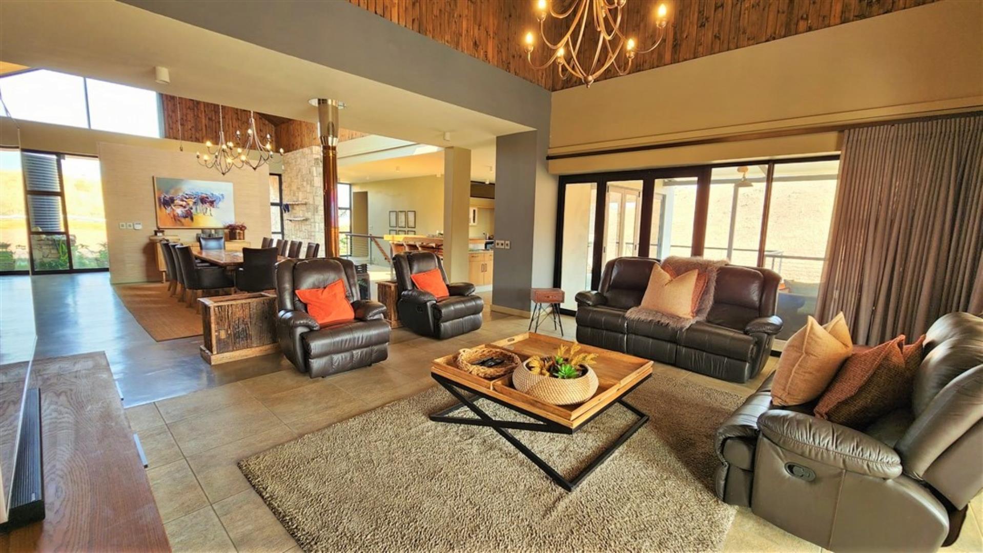 730902_Lounge_2.jpg