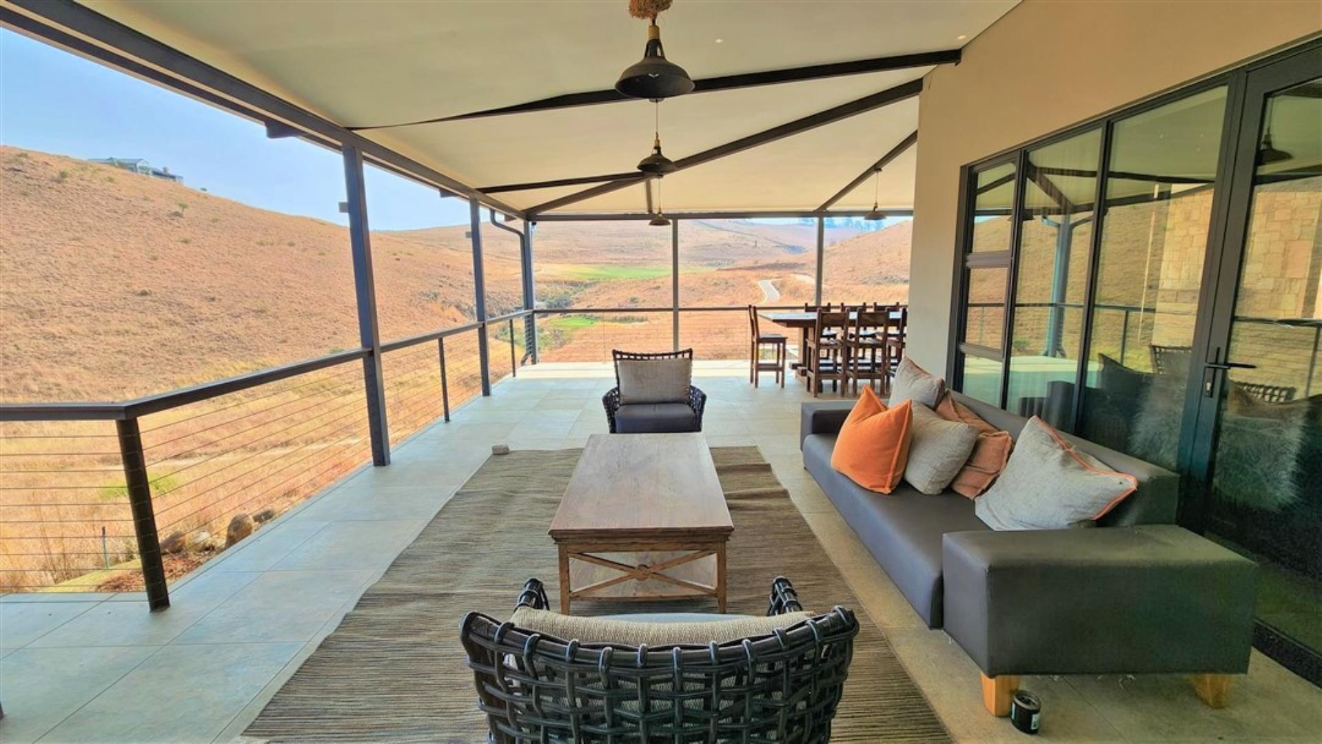 730902_Open_veranda_with_a_view.jpg