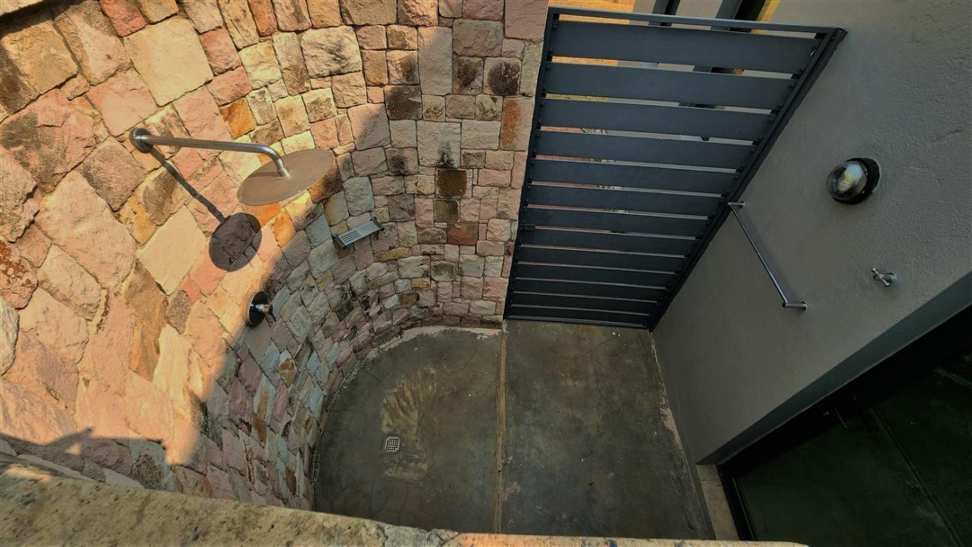 730902_Steambath_Shower.jpg