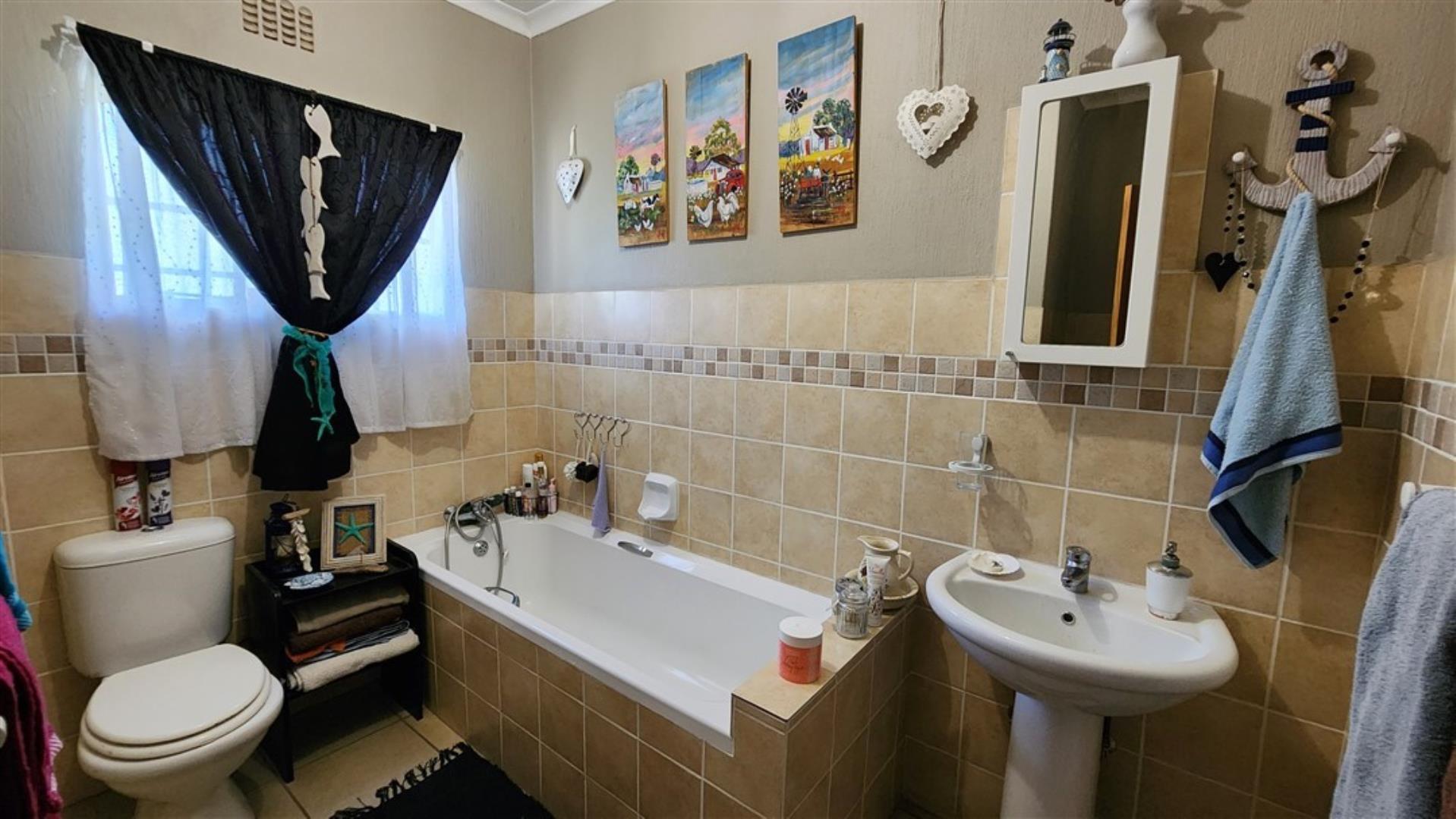 731548_House_2_Bathroom_2.jpg
