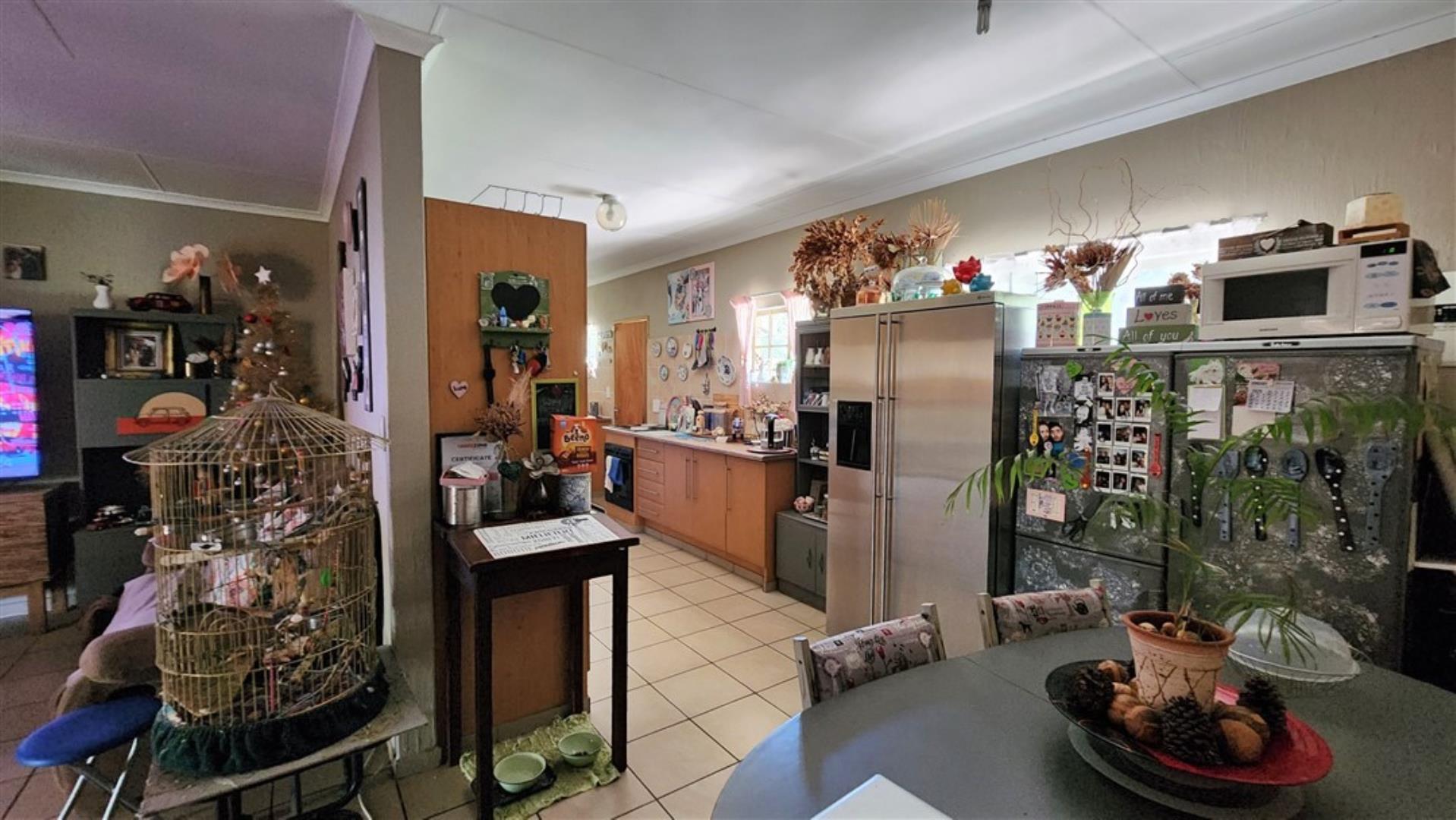 731548_House_2_Dining_Kitchen_1.jpg