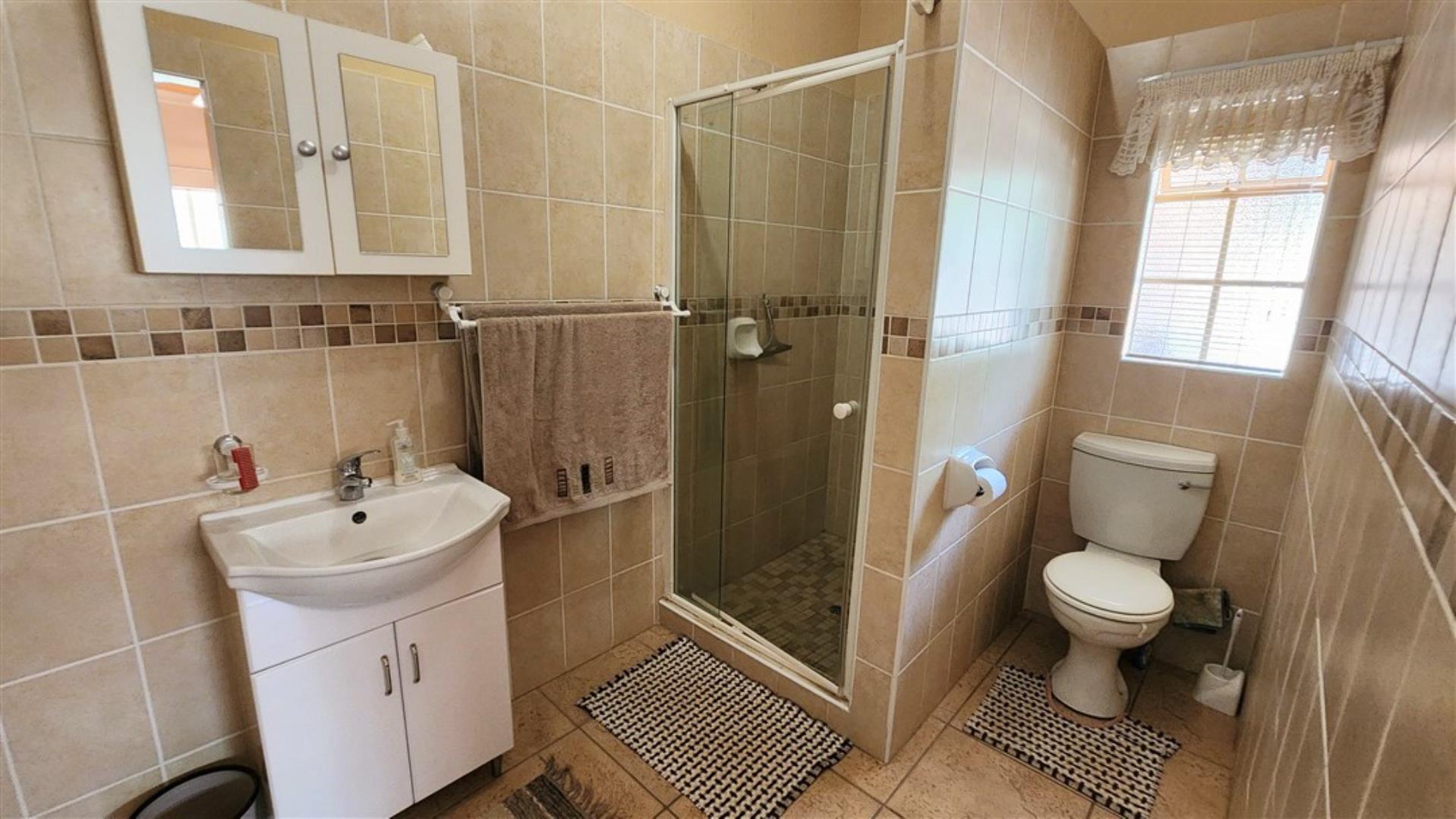 731548_Main_House_Bathroom_2.jpg
