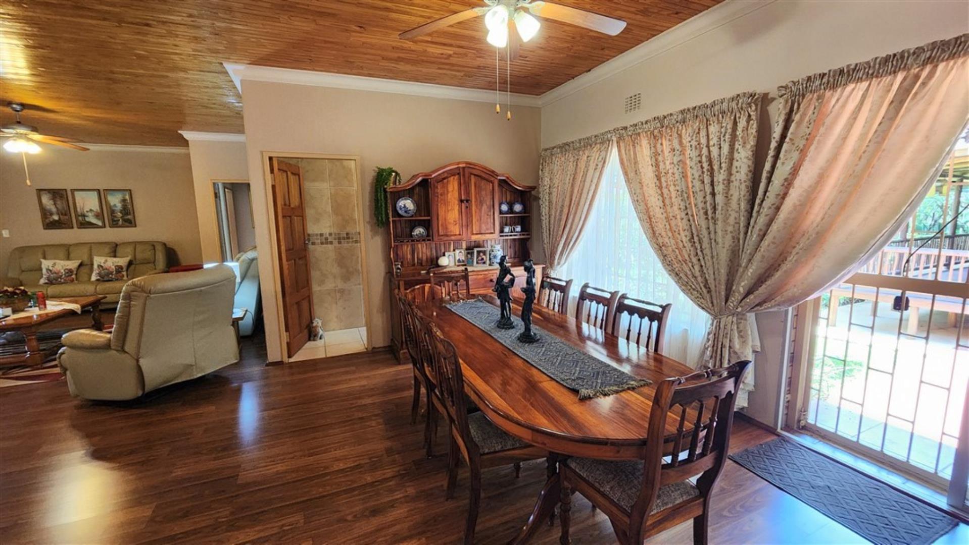 731548_Main_House_Dining_1_.jpg