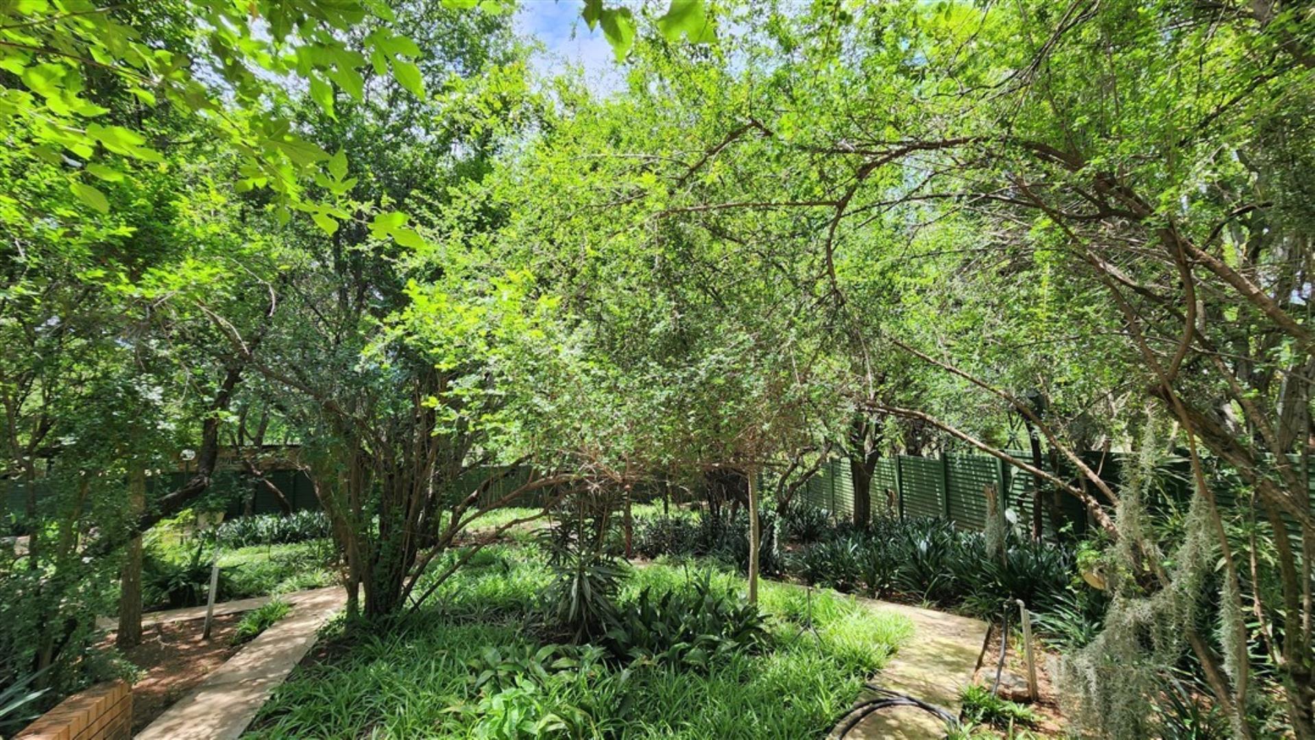 731548_Main_House_Garden_1.jpg