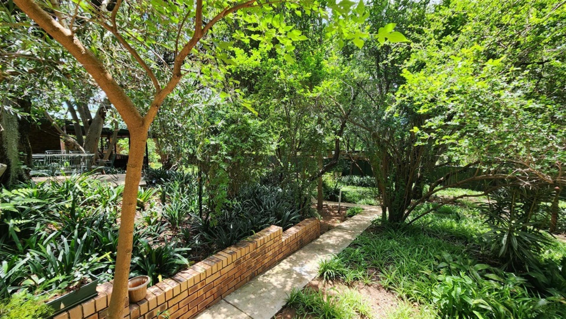 731548_Main_House_Garden_2.jpg