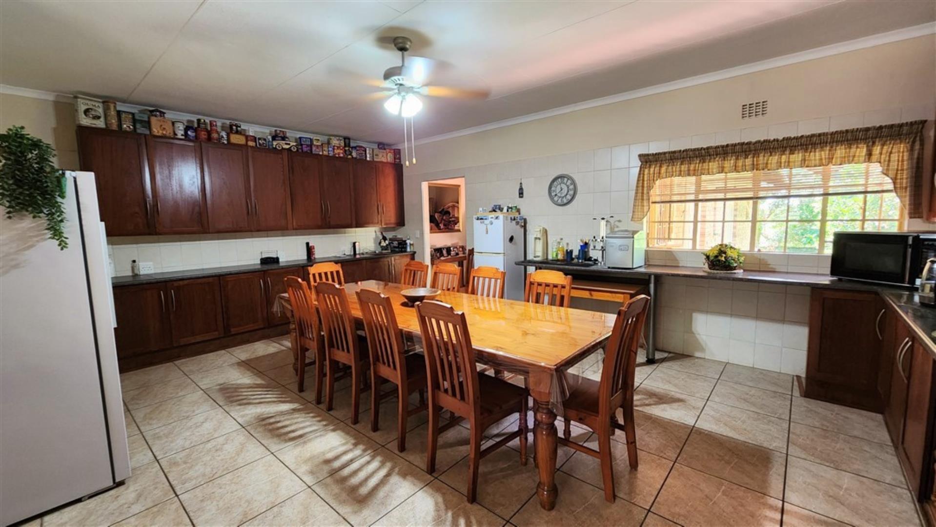 731548_Main_House_Kitchen_1.jpg
