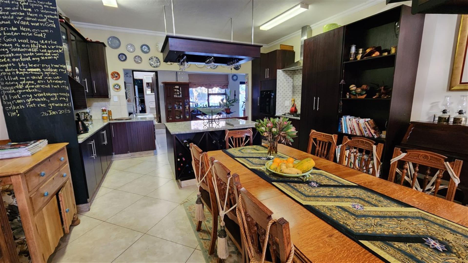 751653_Eetkamer.jpg