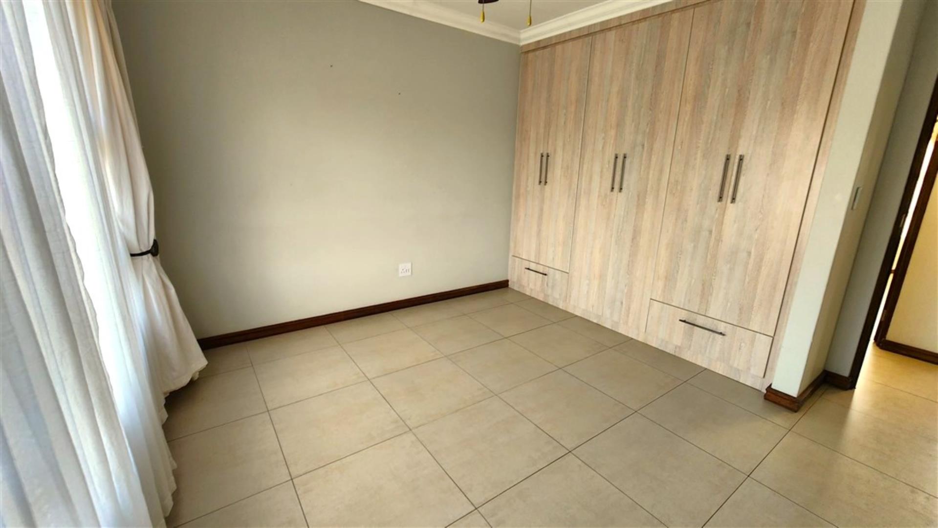 753721_Bedroom_2b.jpg