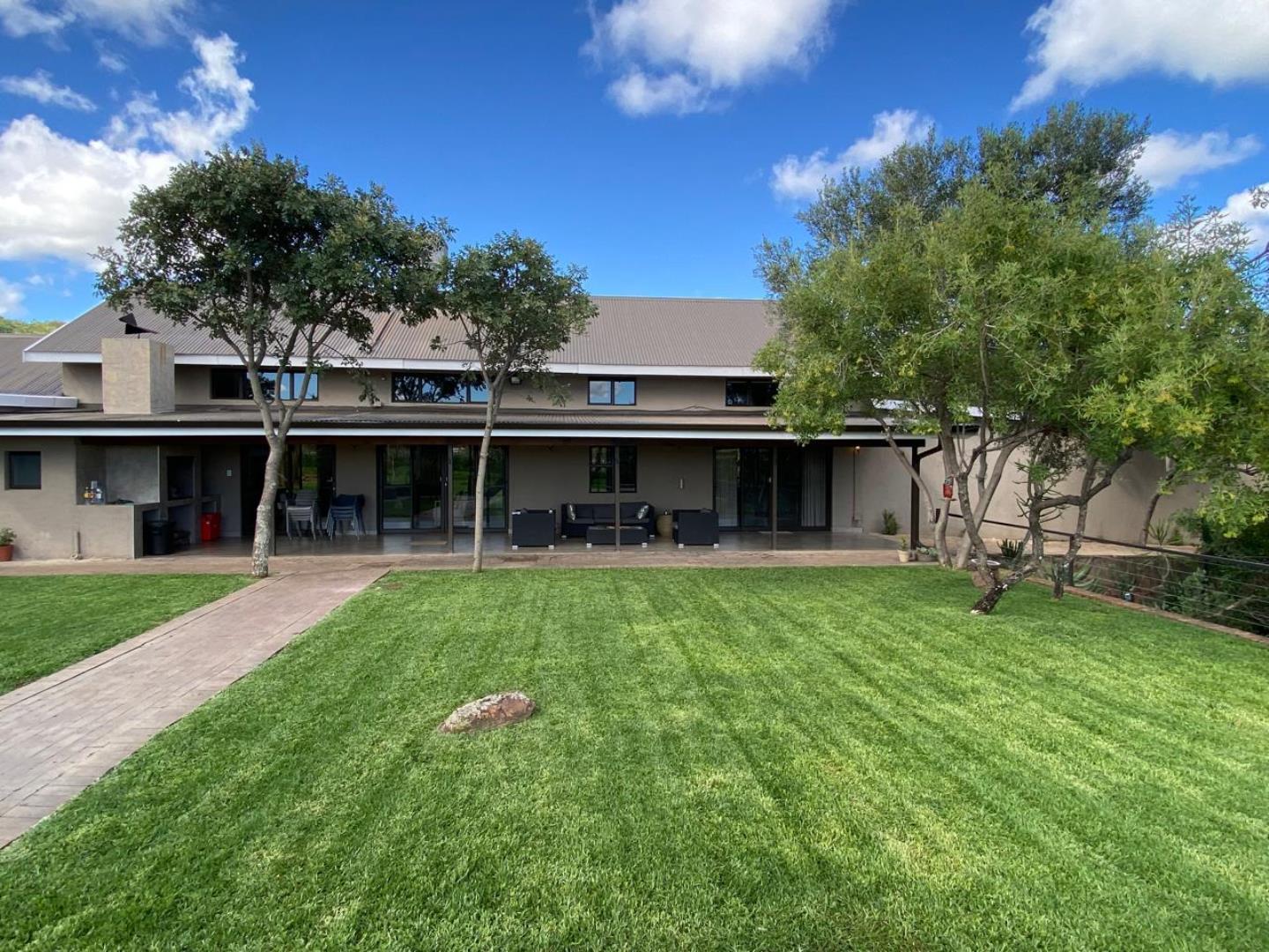 756790_Lodge_Front_View_2.jpg
