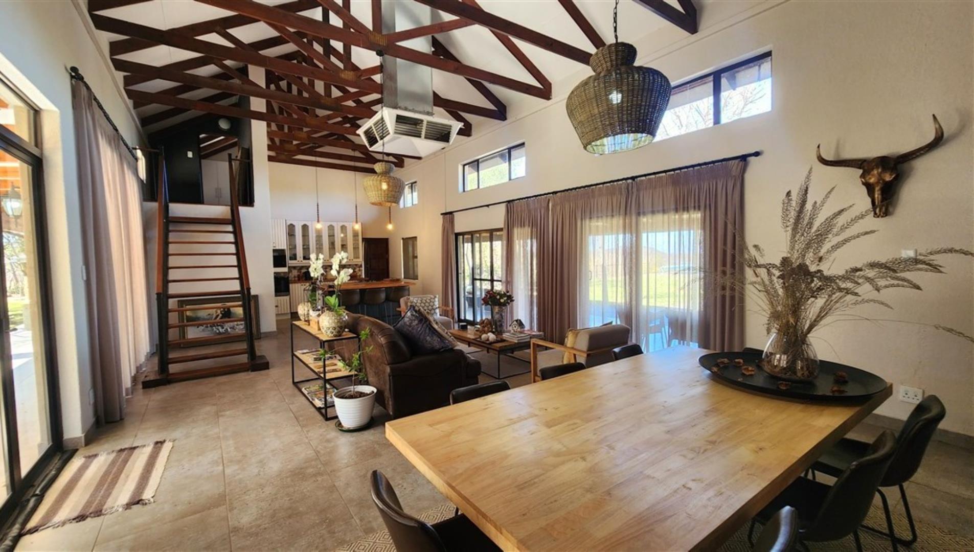 756790_Lodge_Lounge_2.jpg