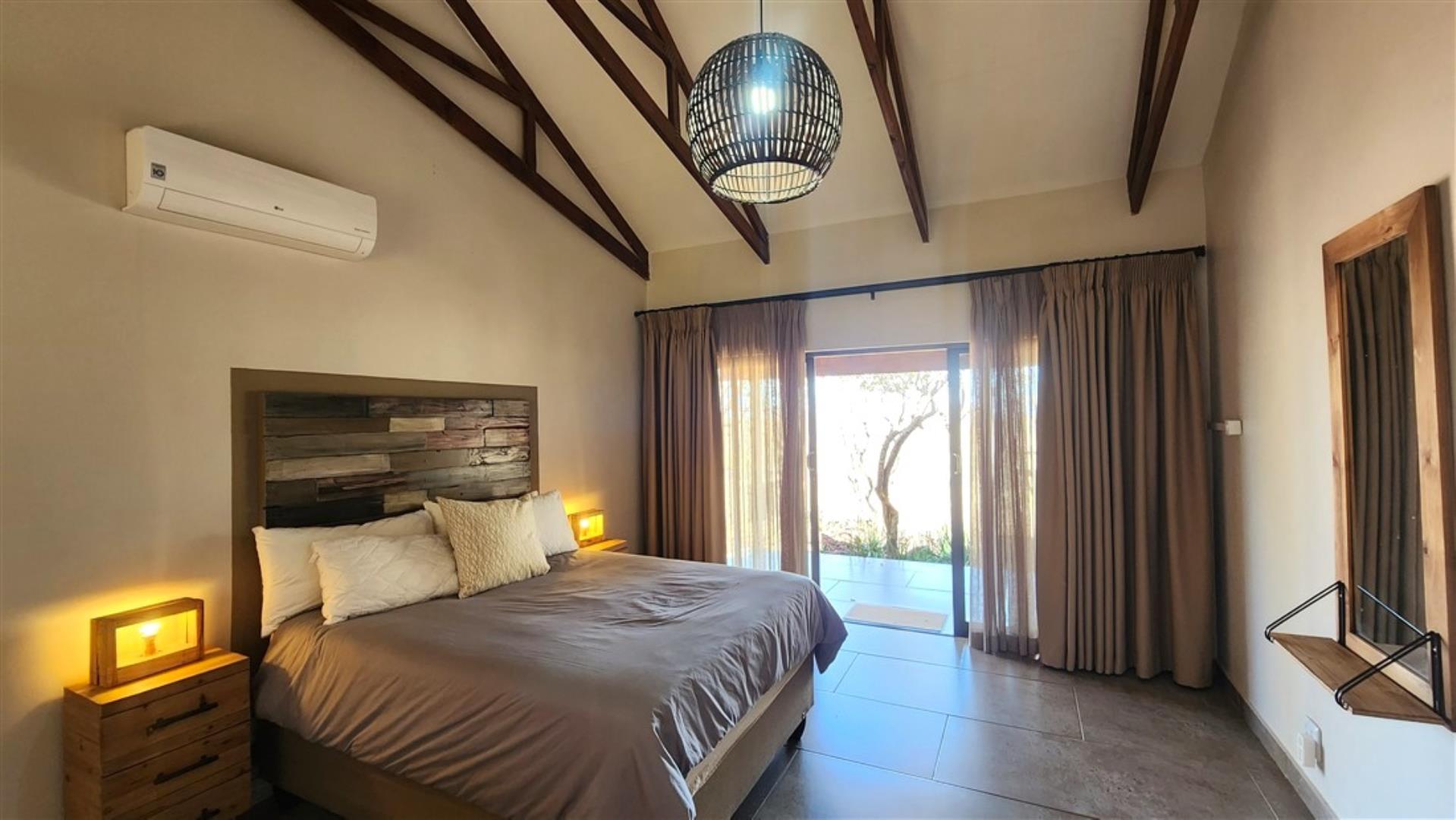 756790_Lodge_Self_Catering_Room_2.jpg
