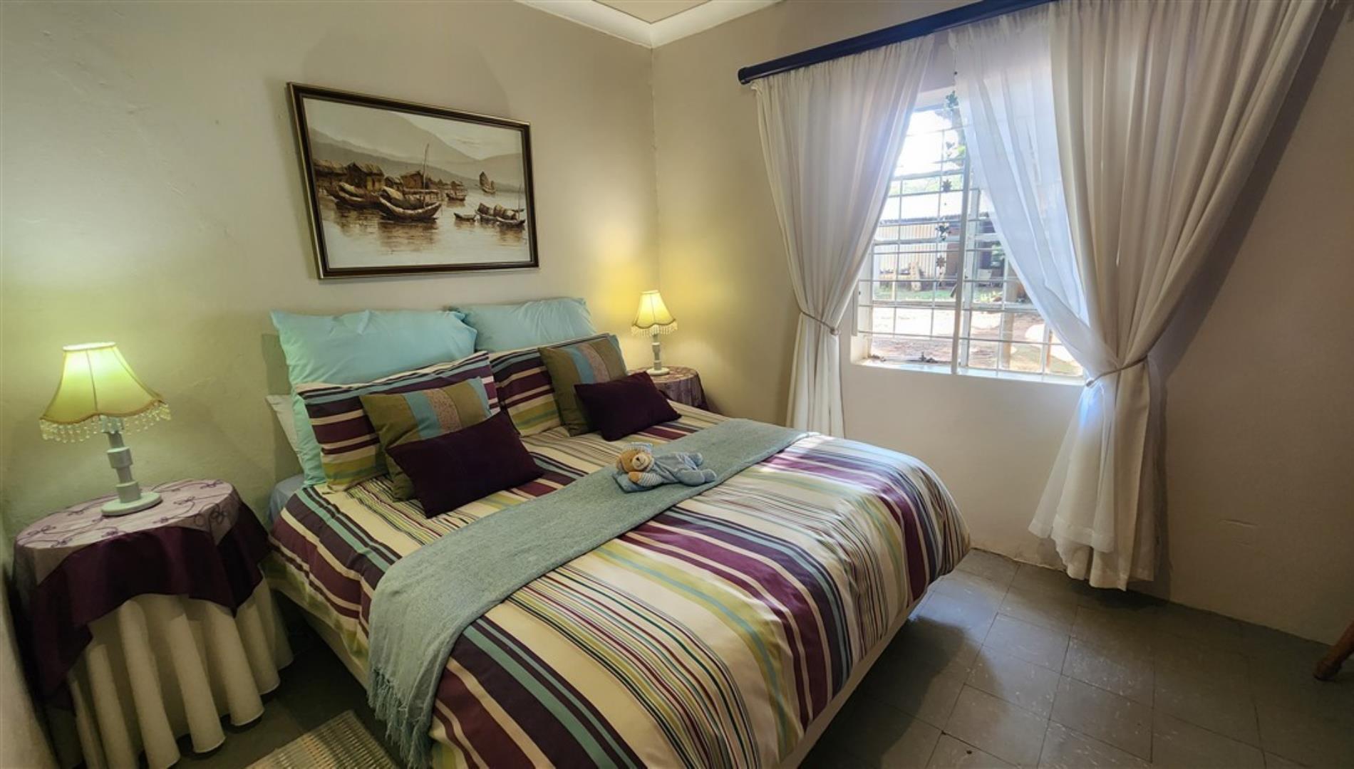 757349_Bedroom_2a.jpg