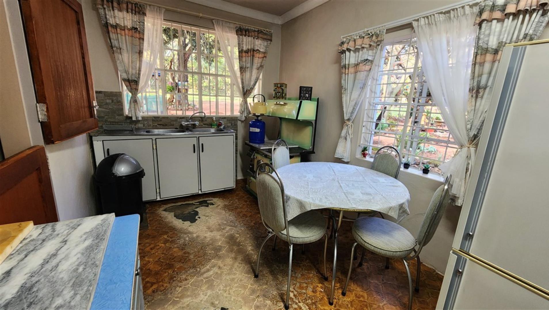 757349_Kitchen_1.jpg