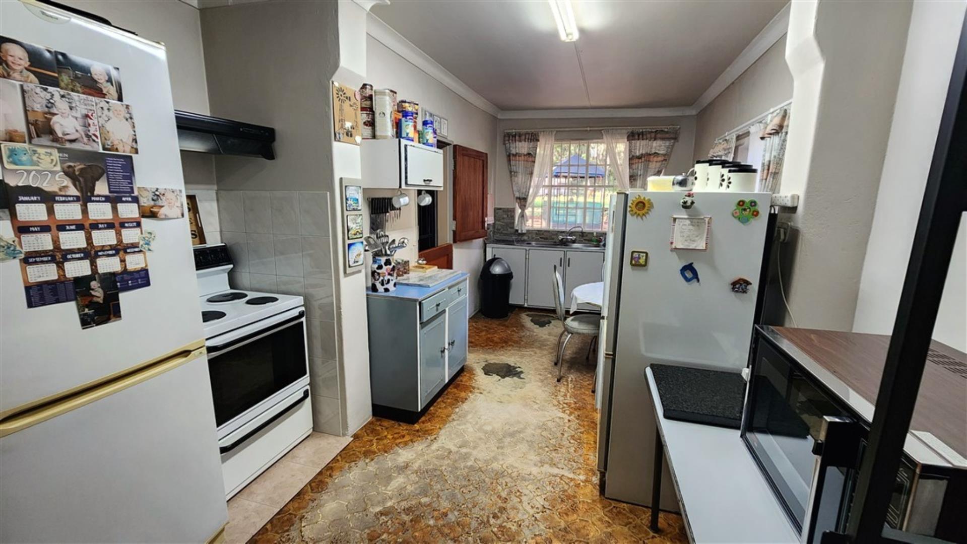 757349_Kitchen_2.jpg