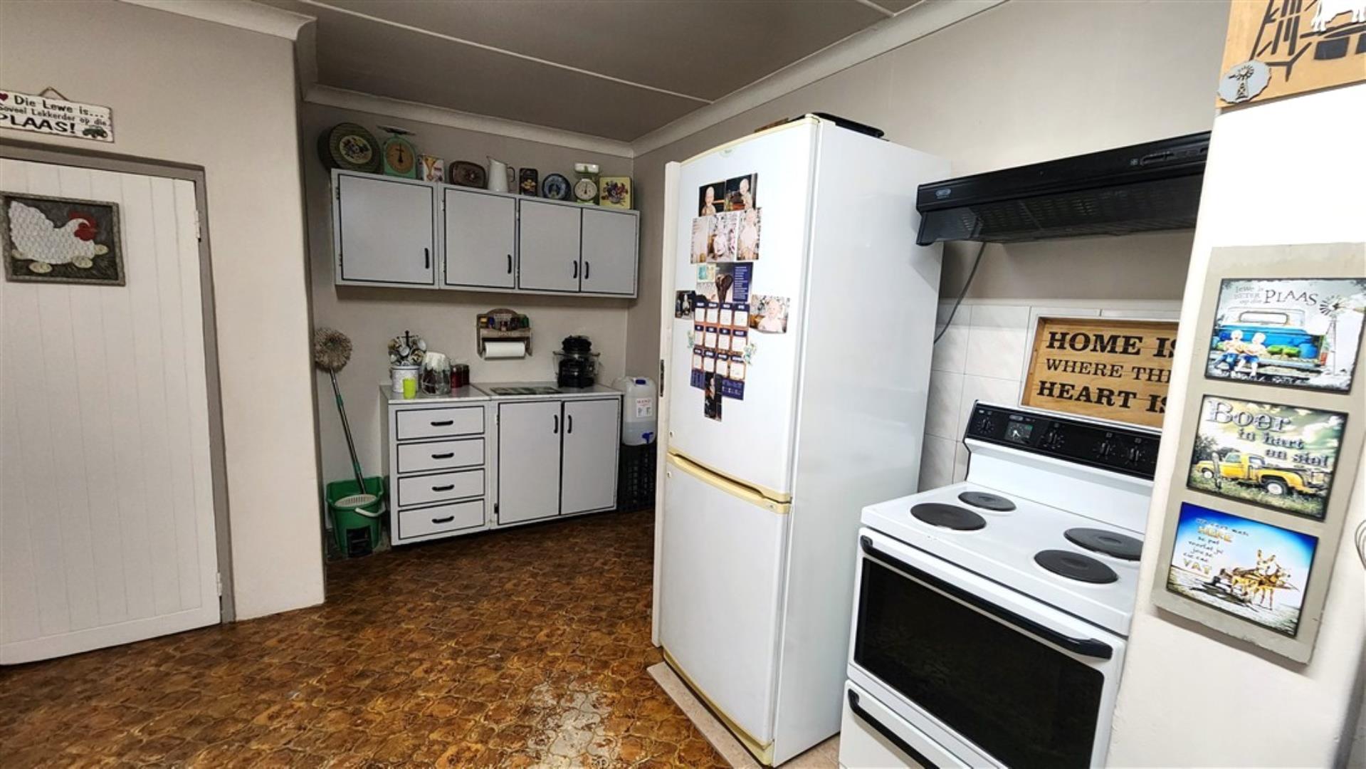 757349_Kitchen_Pantry.jpg
