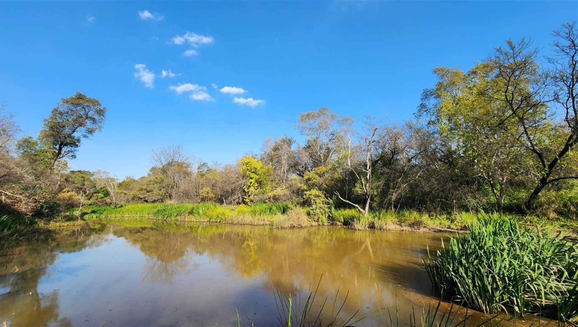 757349_River_dam_2.jpg